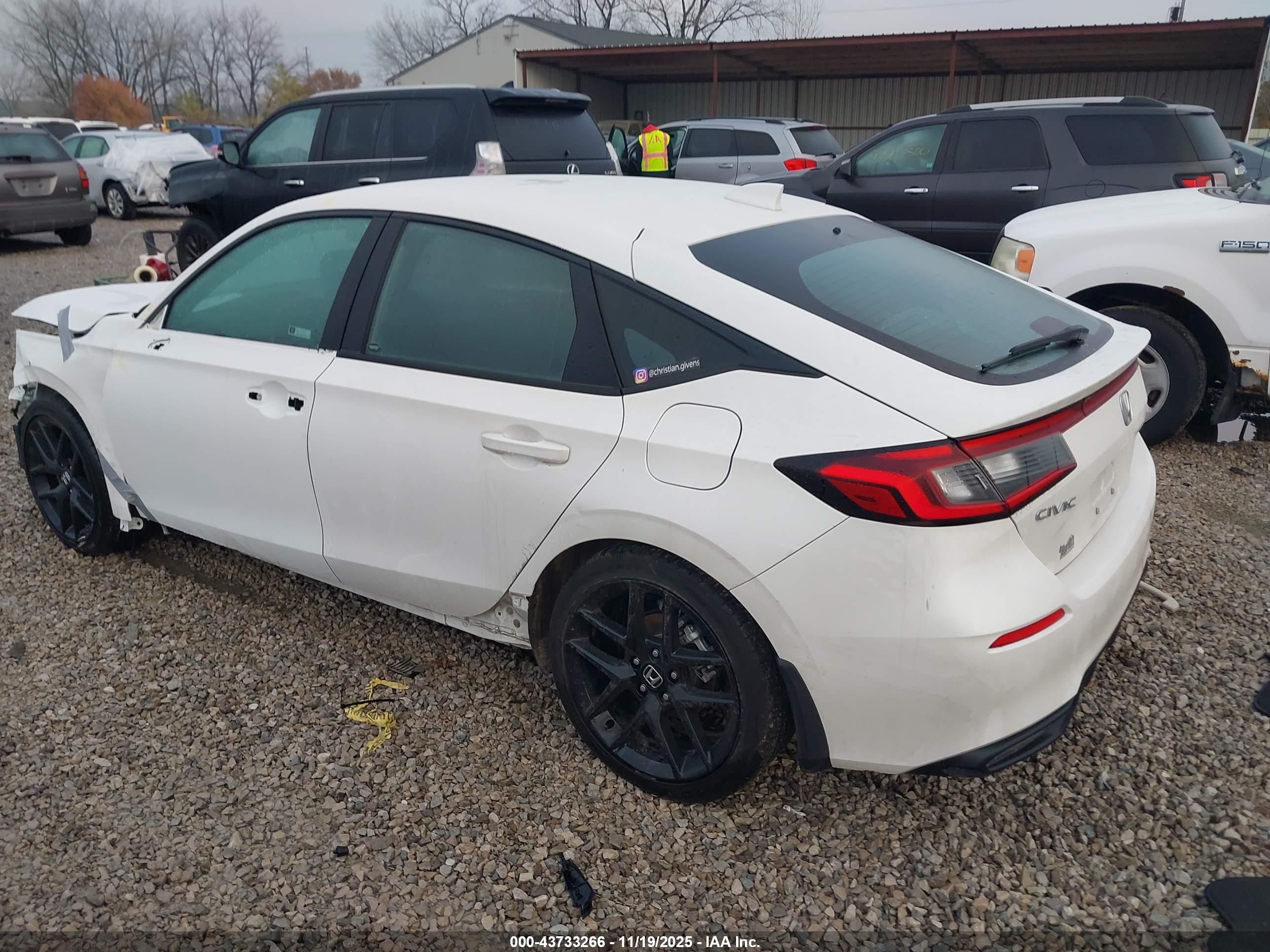 HONDA CIVIC image 3
