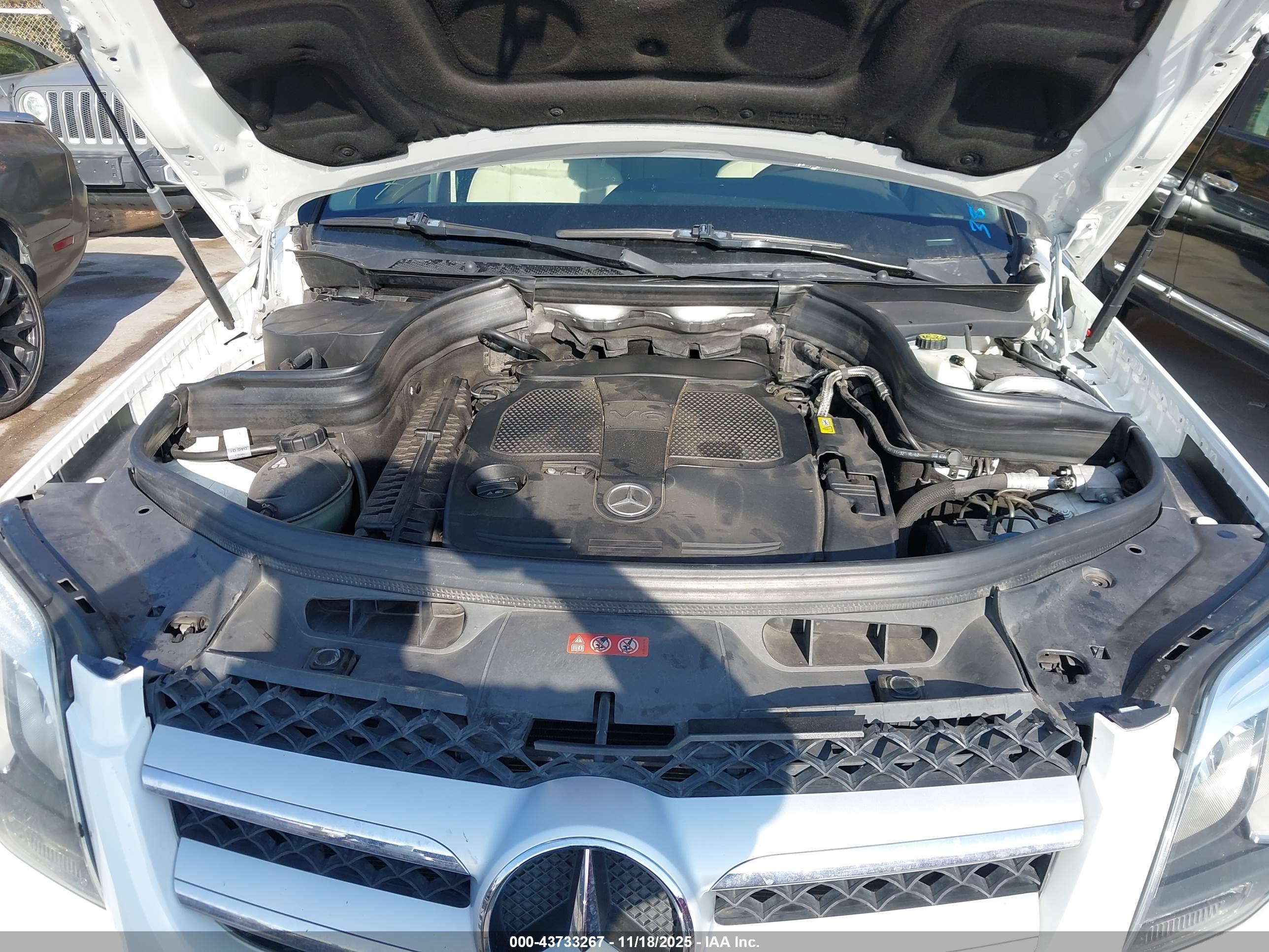 MERCEDES-BENZ GLK image 10