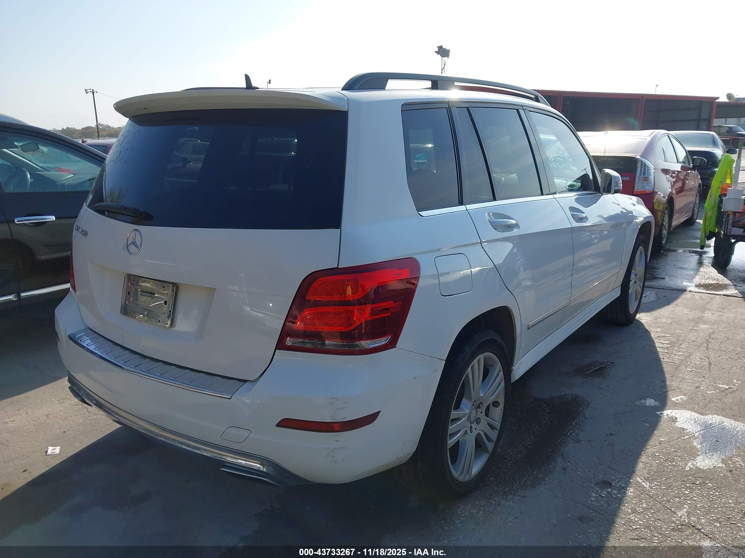 MERCEDES-BENZ GLK image 4