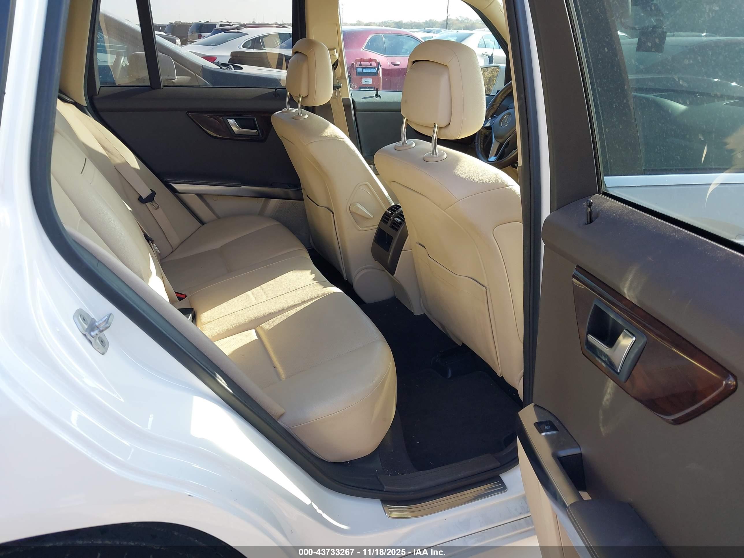 MERCEDES-BENZ GLK image 8