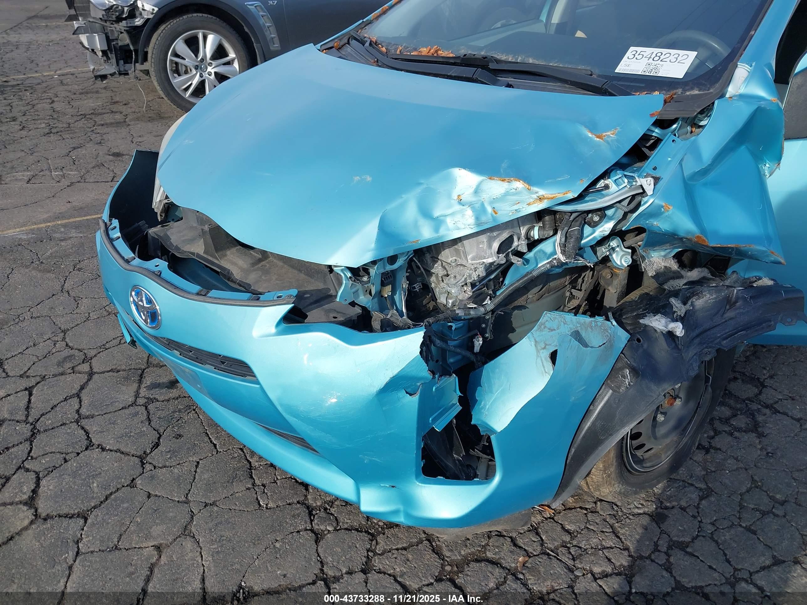 TOYOTA PRIUS image 6