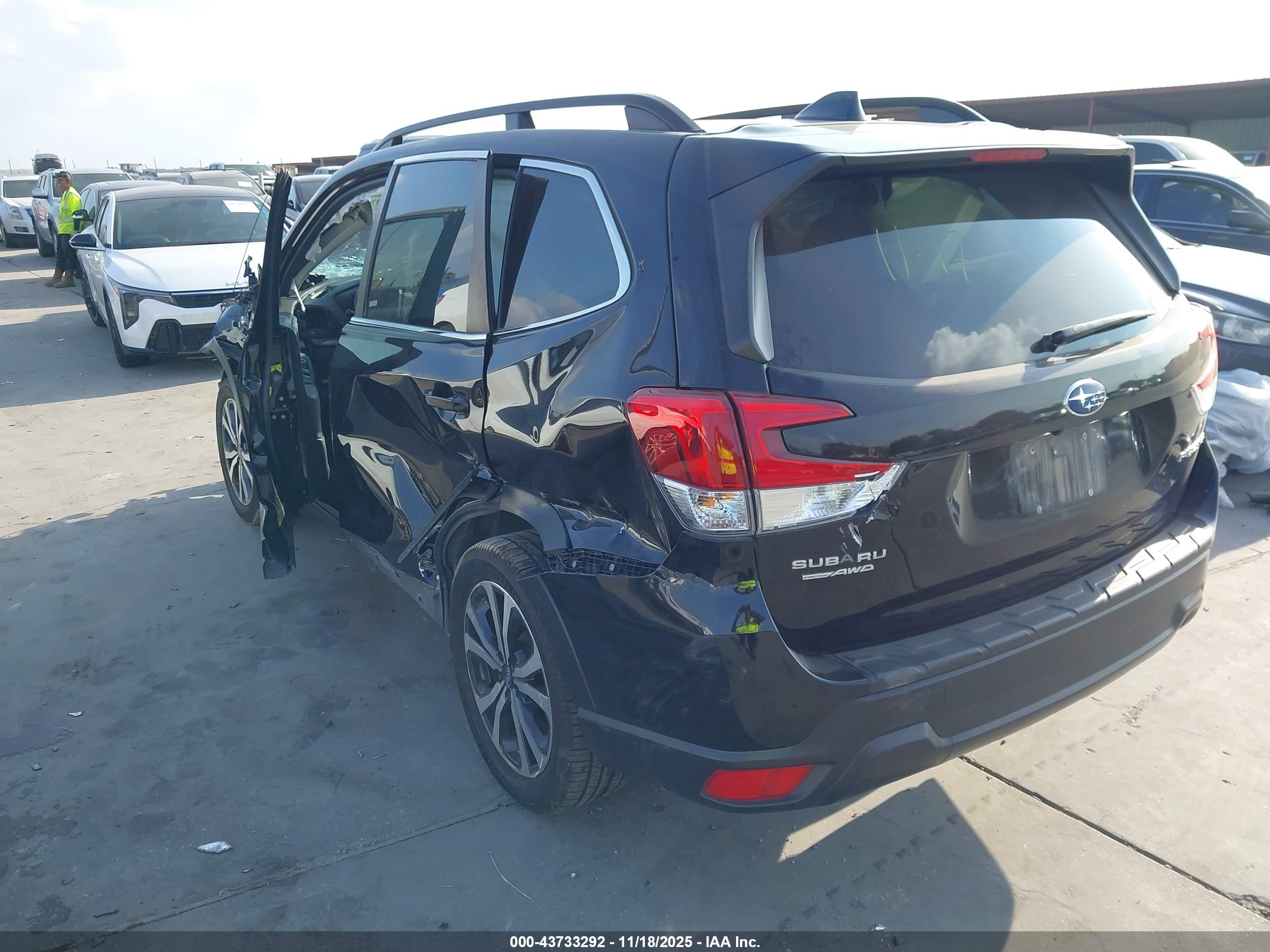 SUBARU FORESTER image 3