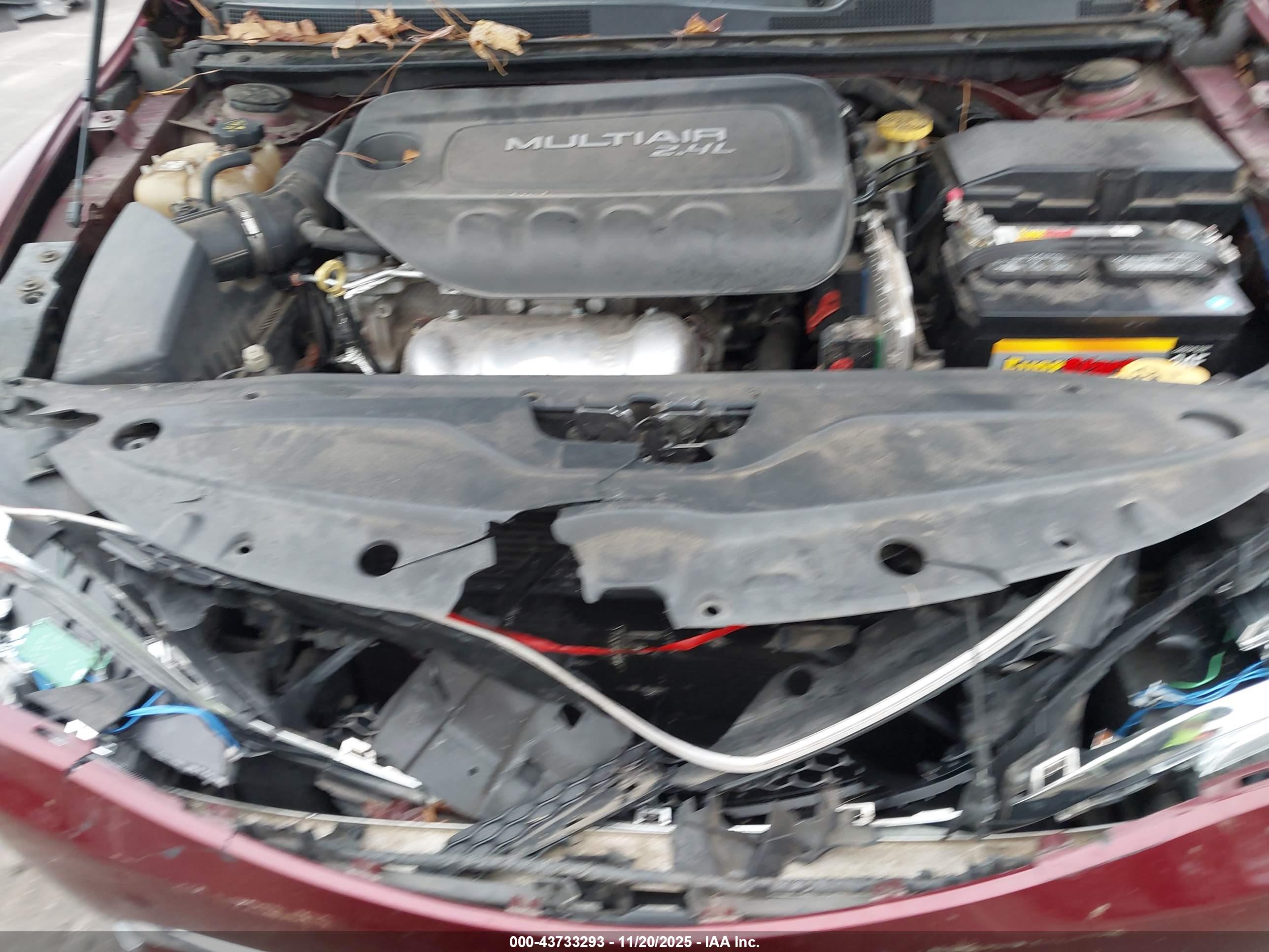 CHRYSLER 200 image 10