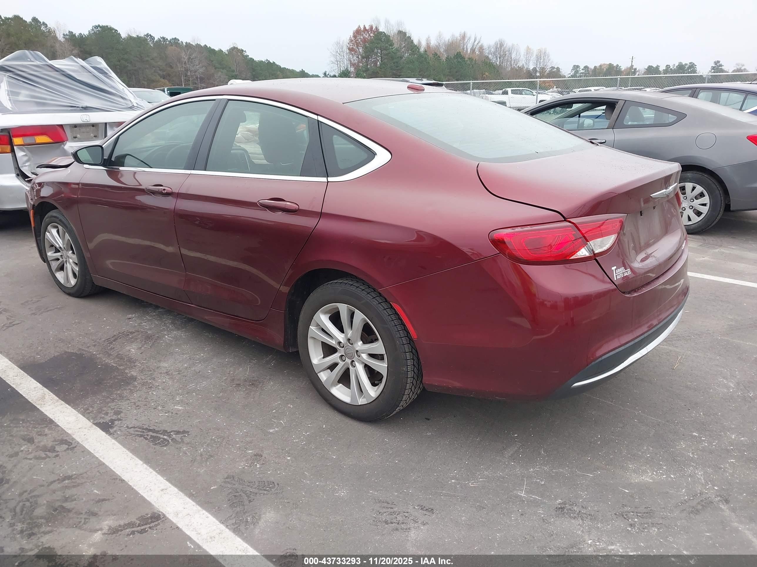 CHRYSLER 200 image 3
