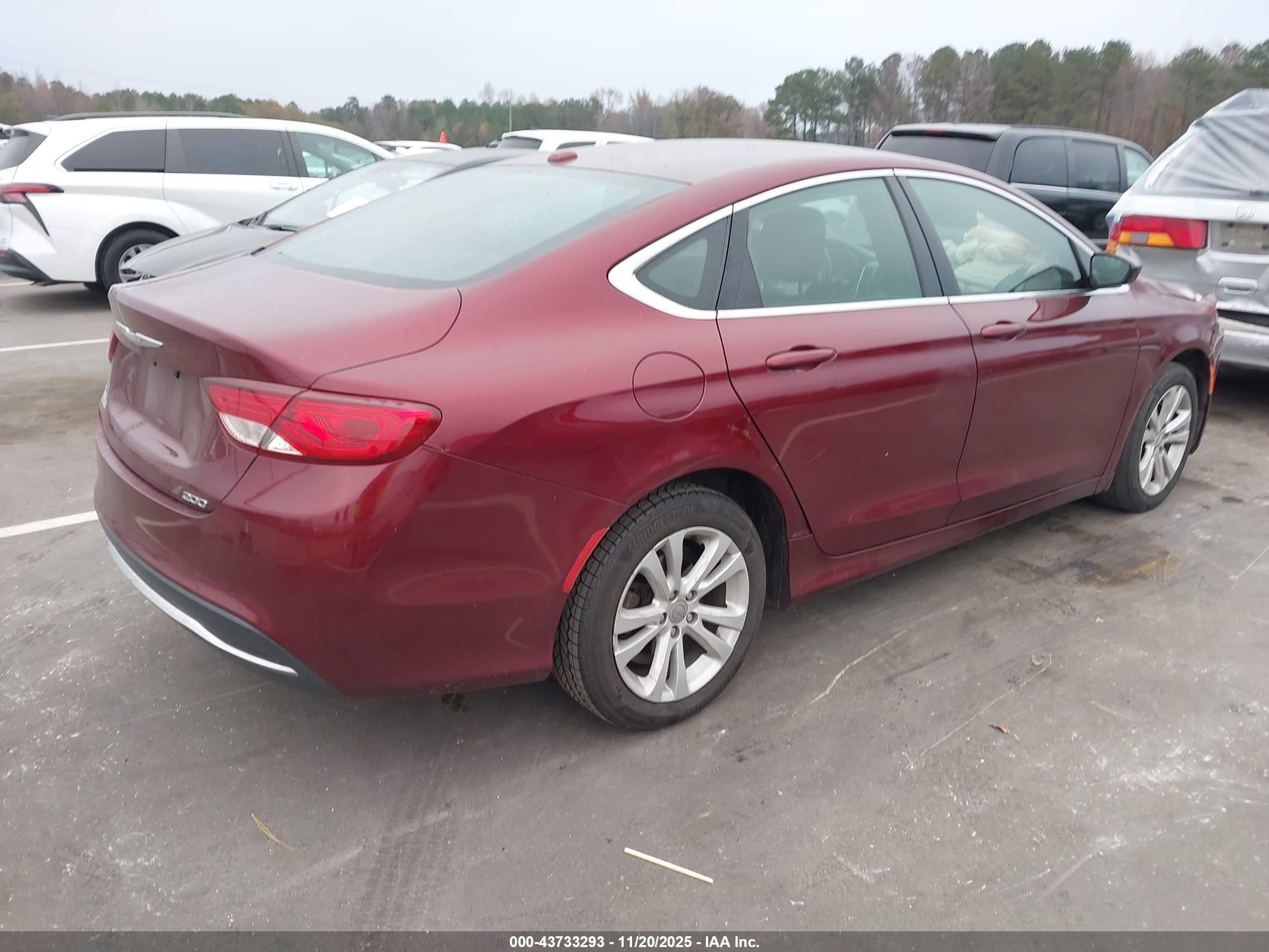 CHRYSLER 200 image 4