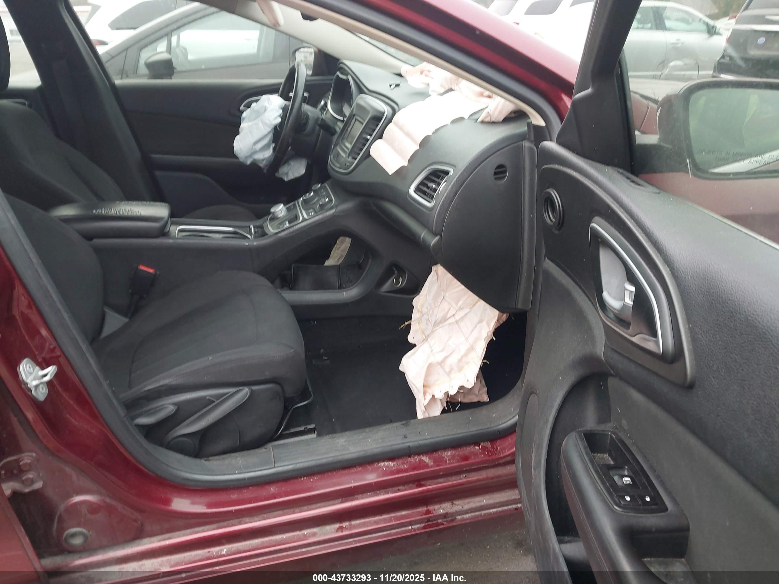 CHRYSLER 200 image 5