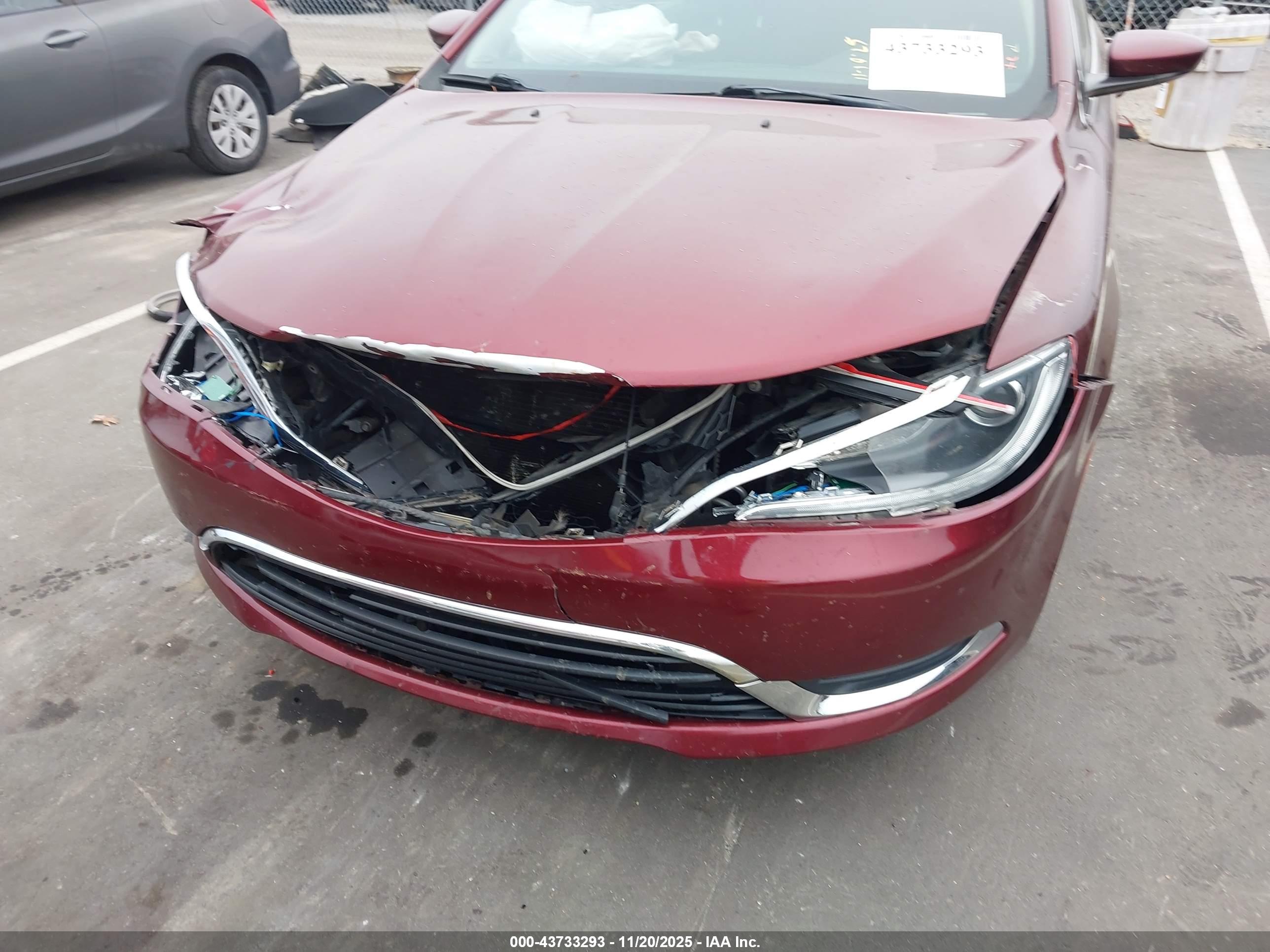 CHRYSLER 200 image 6
