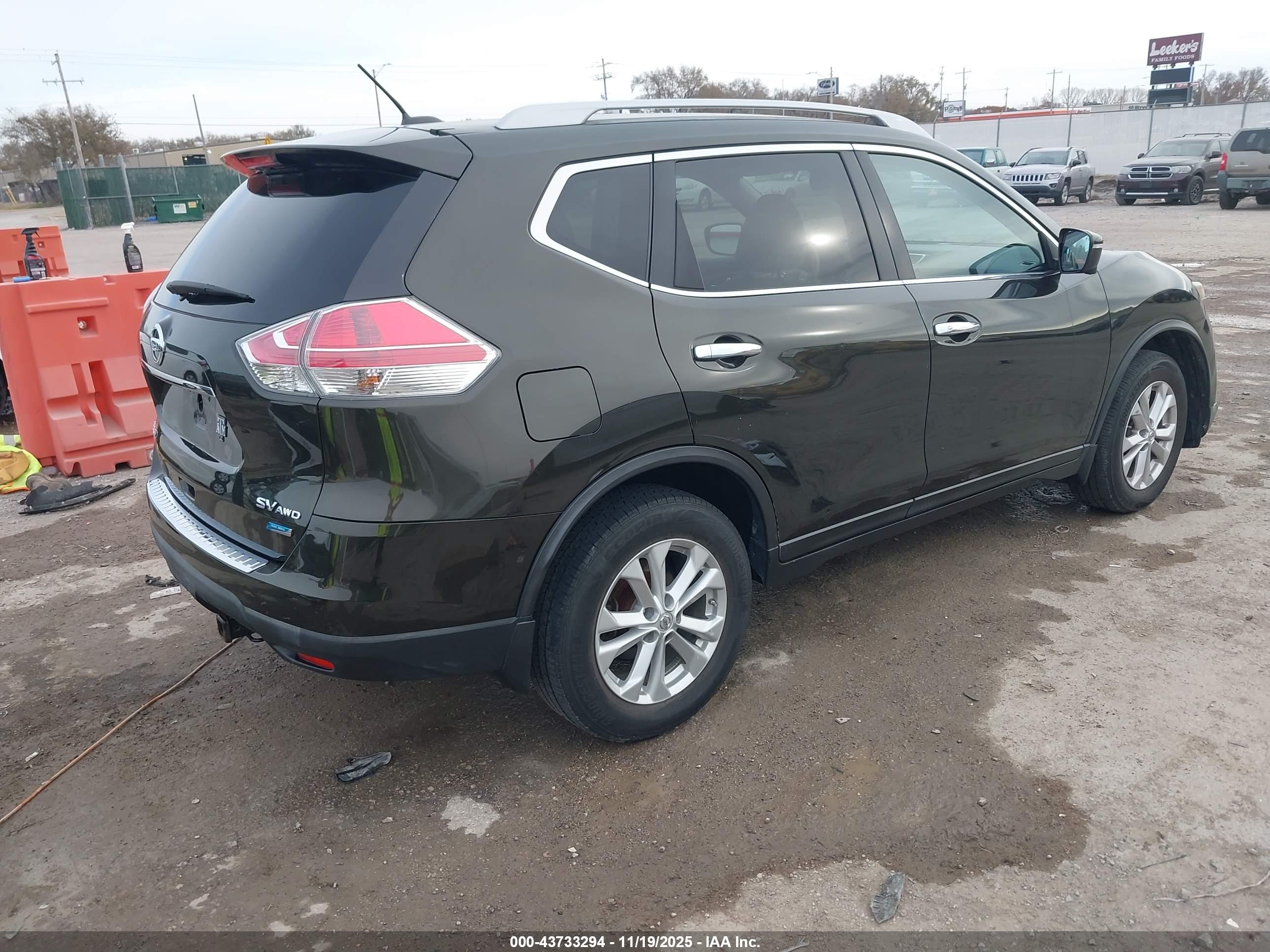 NISSAN ROGUE image 4