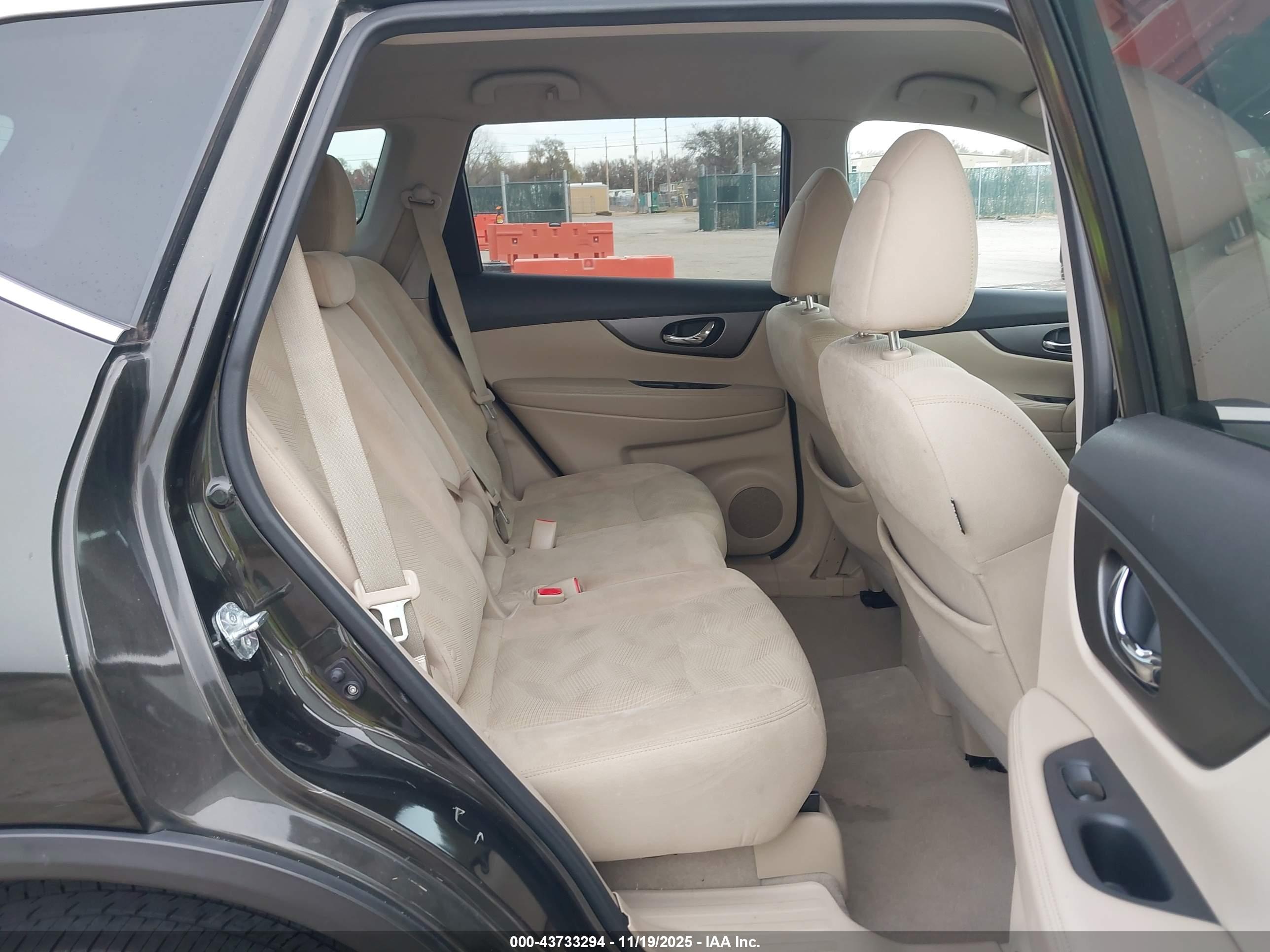 NISSAN ROGUE image 8