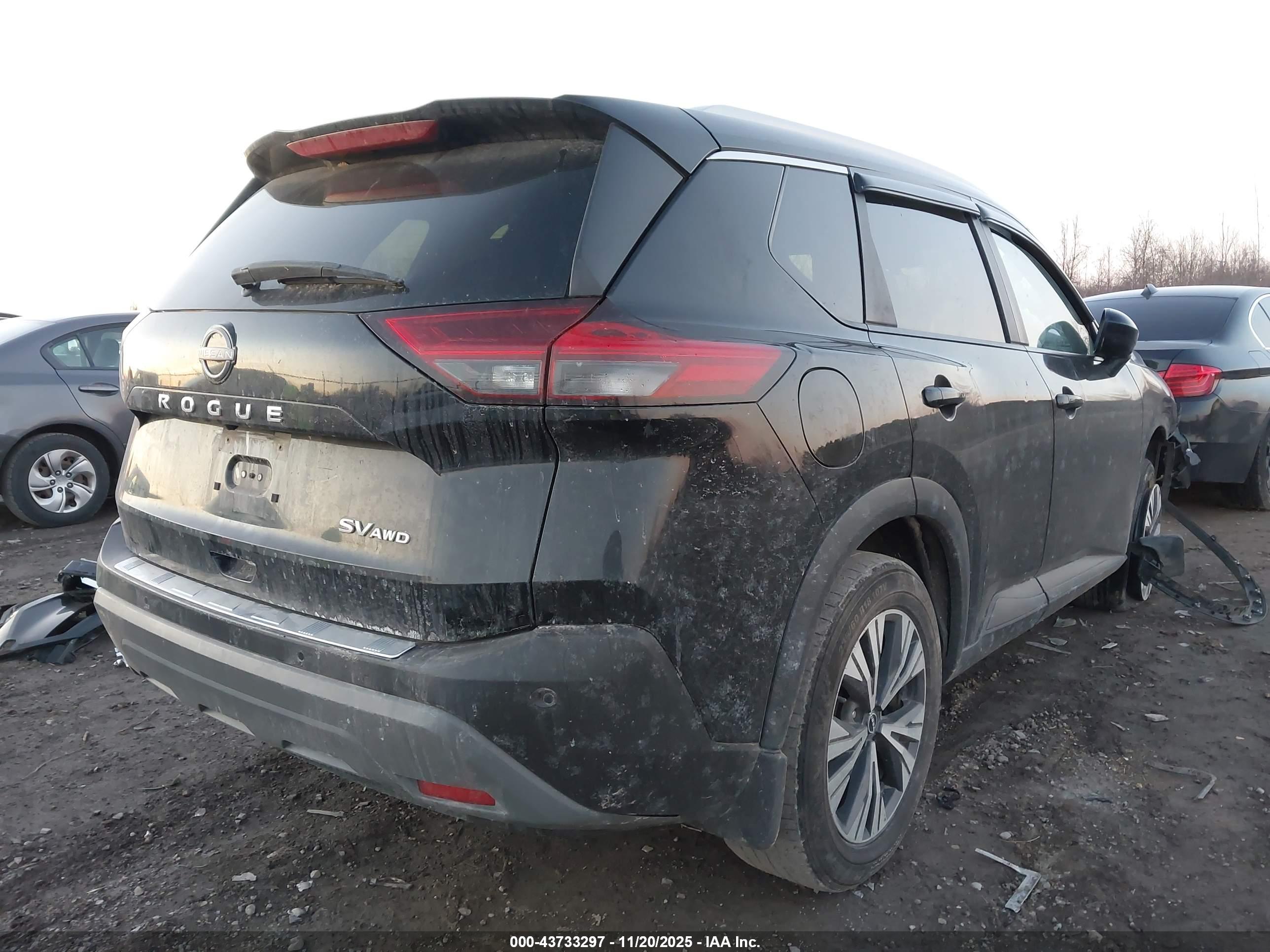 NISSAN ROGUE image 4