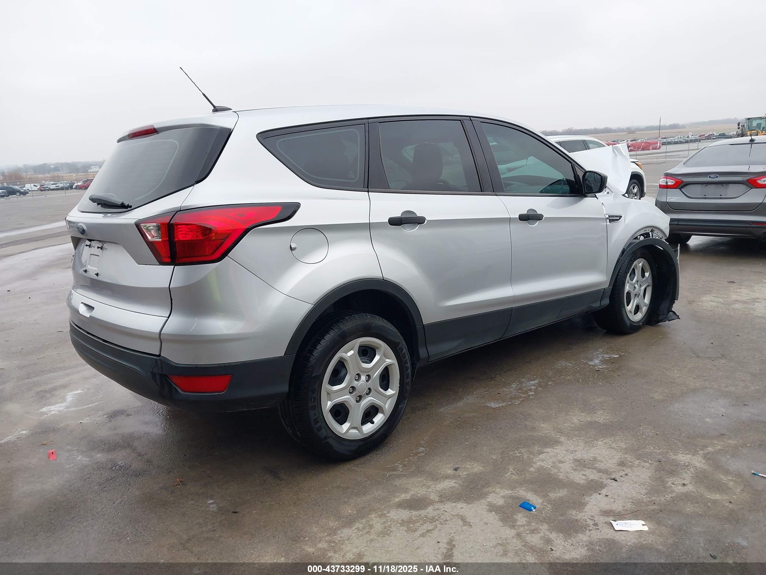 FORD ESCAPE image 4