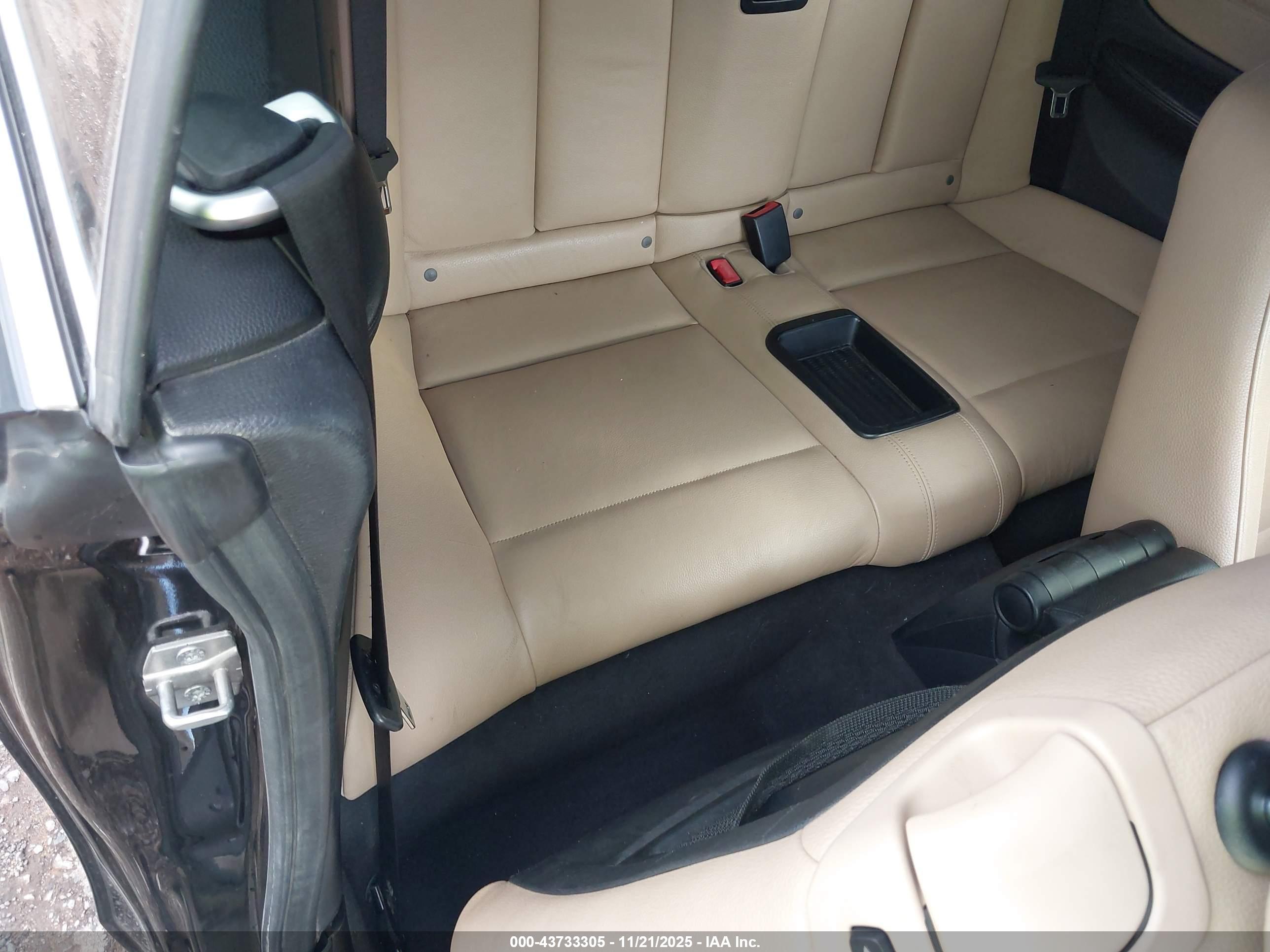 BMW 128I image 8