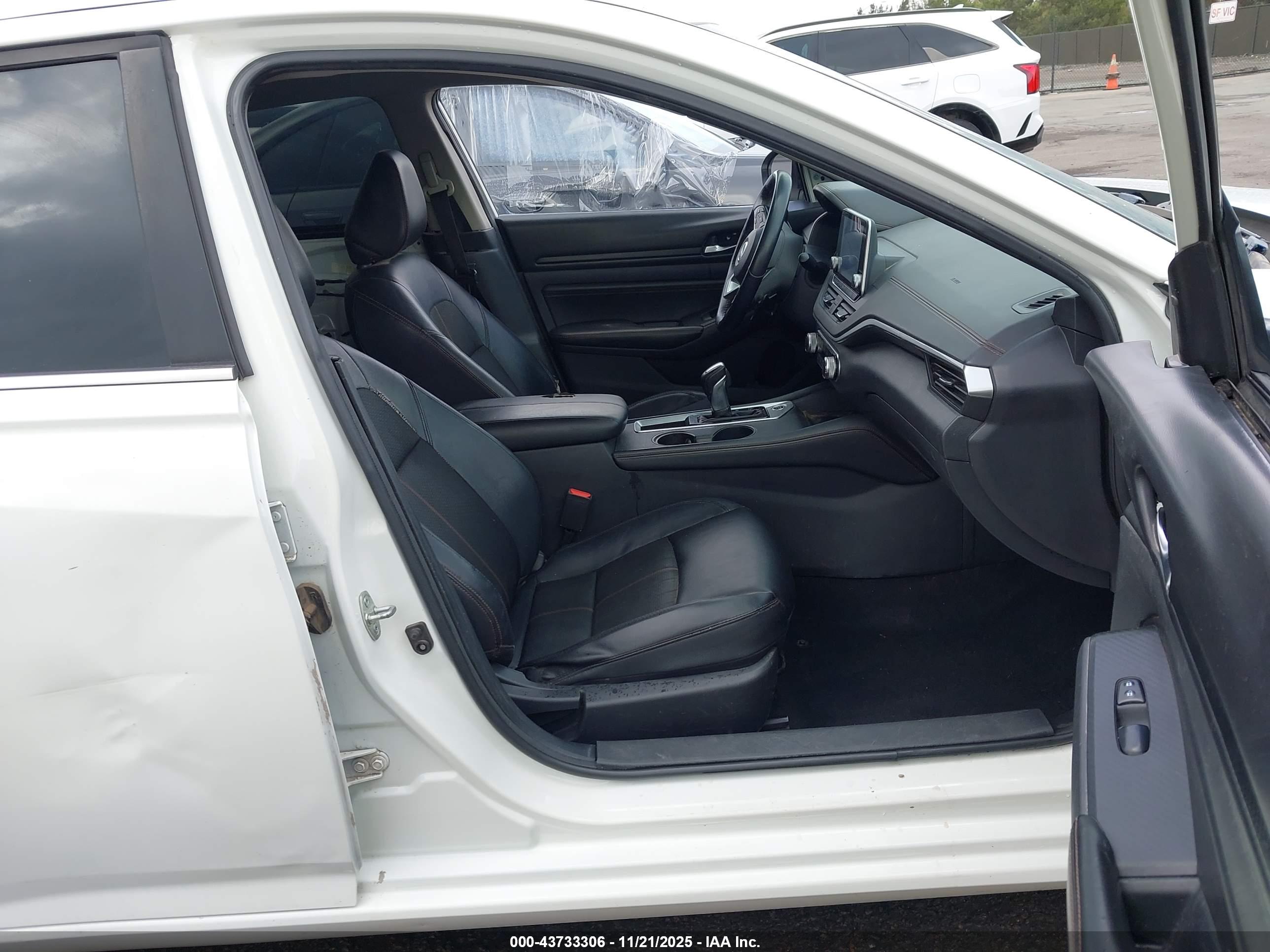 NISSAN ALTIMA image 5