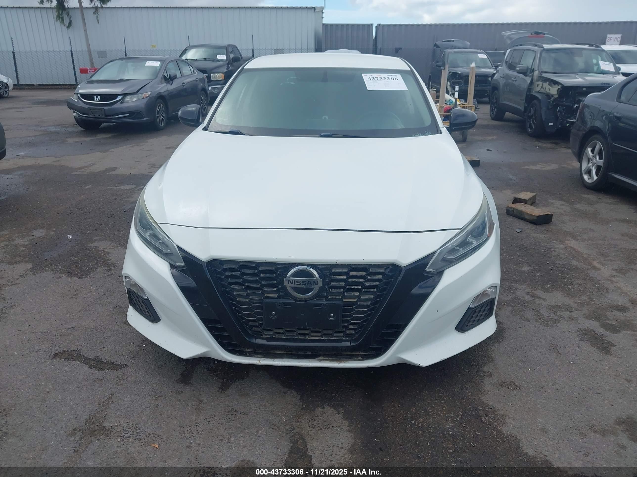 NISSAN ALTIMA image 6