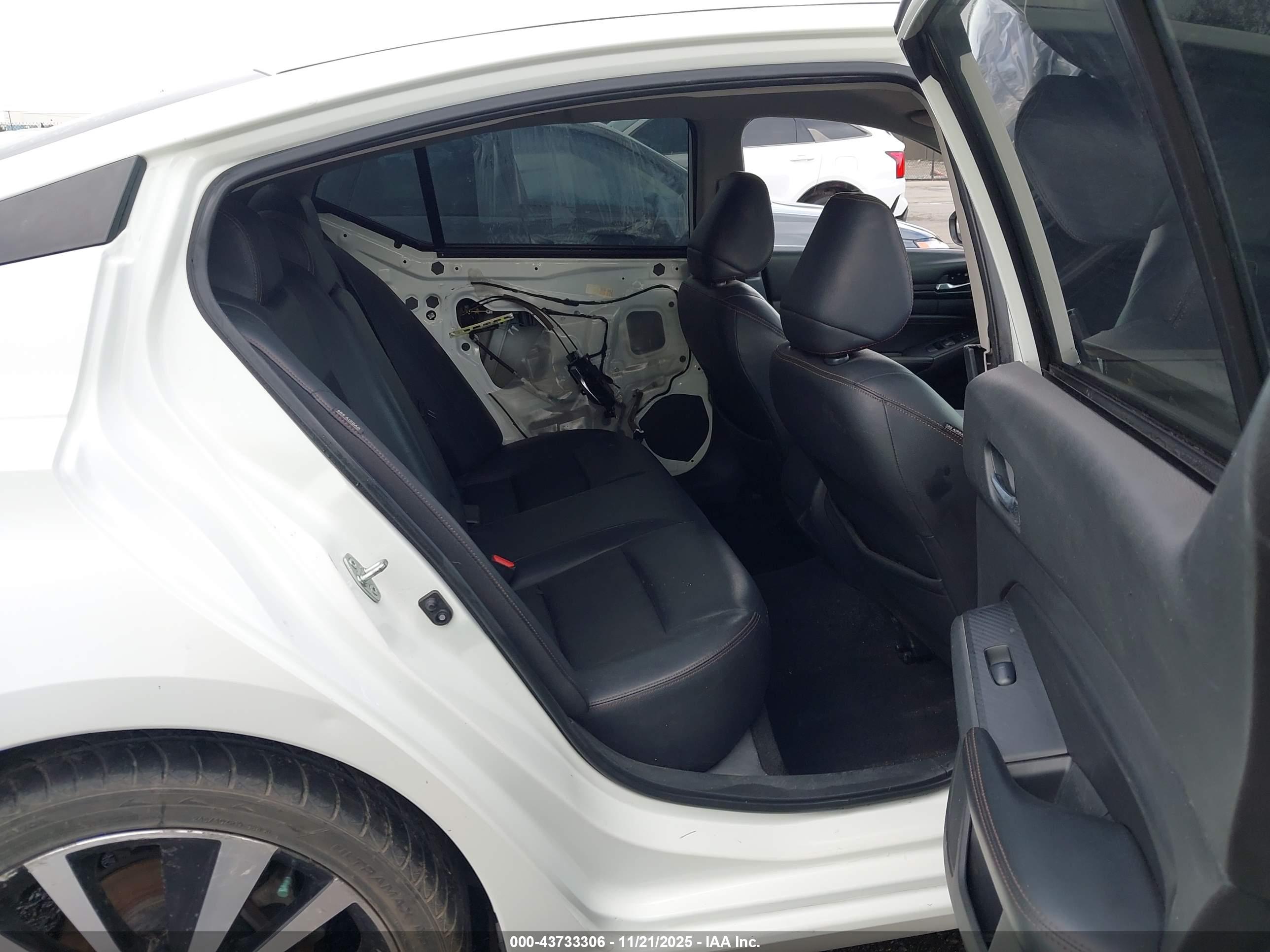 NISSAN ALTIMA image 8