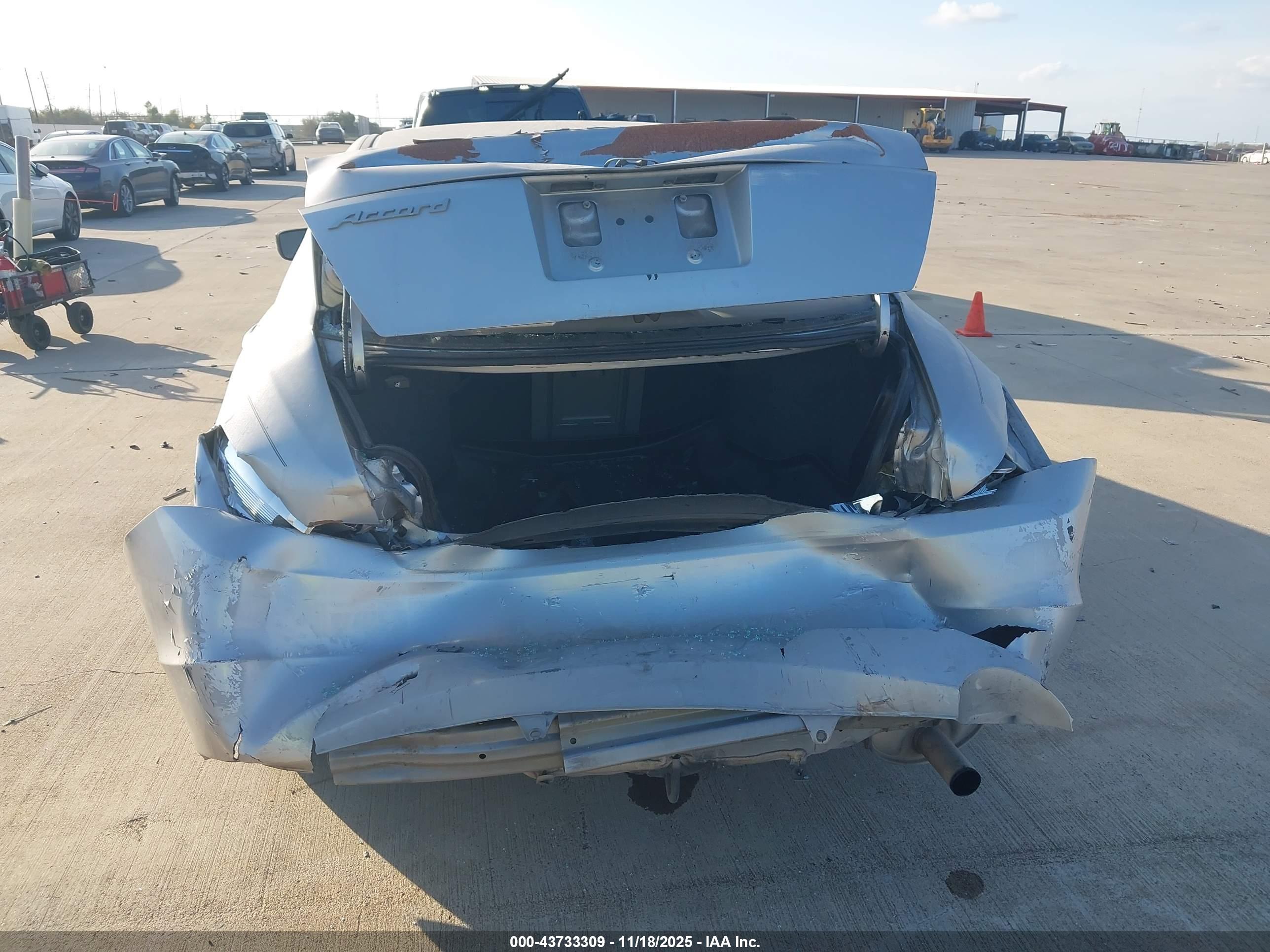 HONDA ACCORD image 6