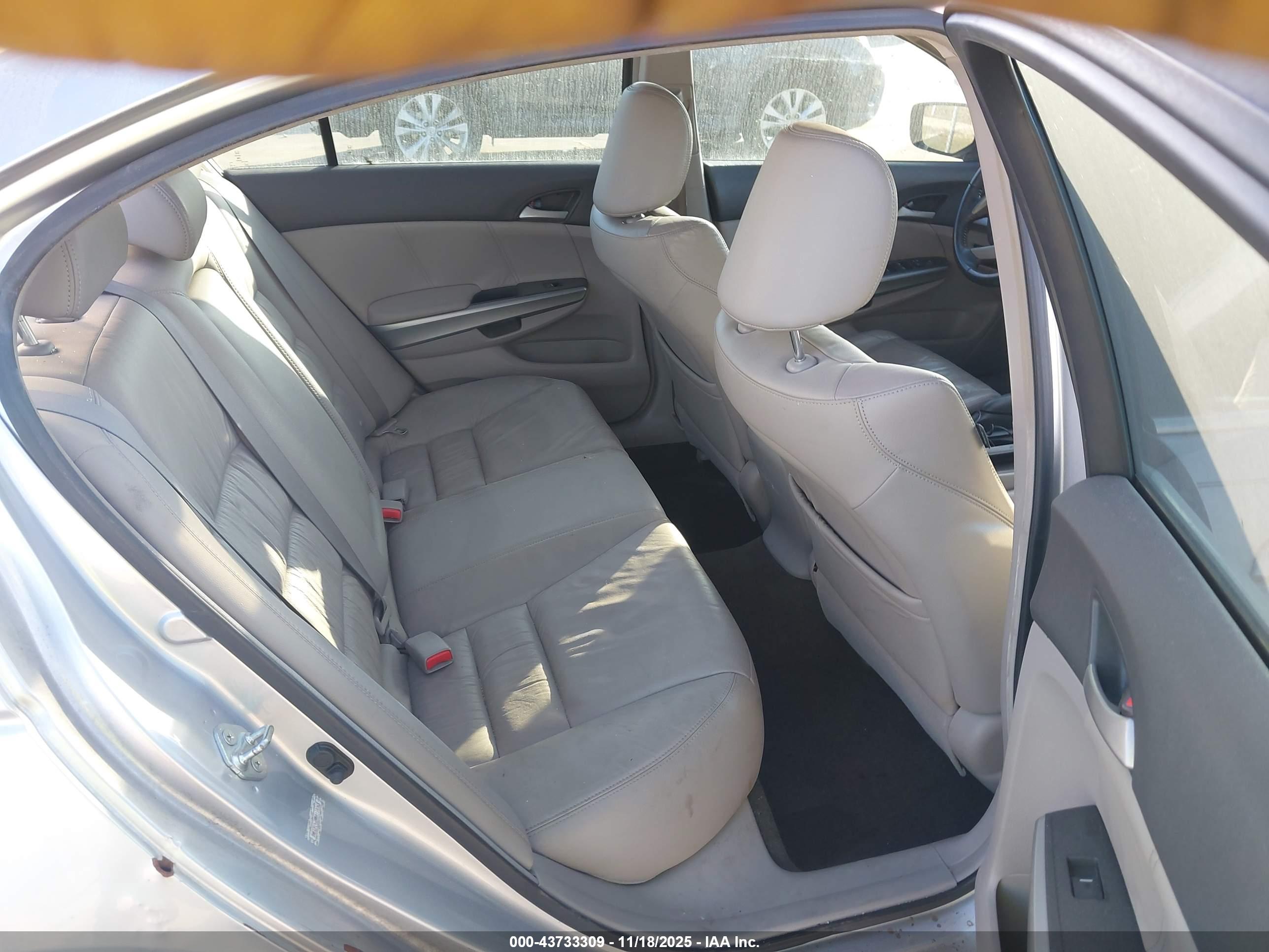 HONDA ACCORD image 8
