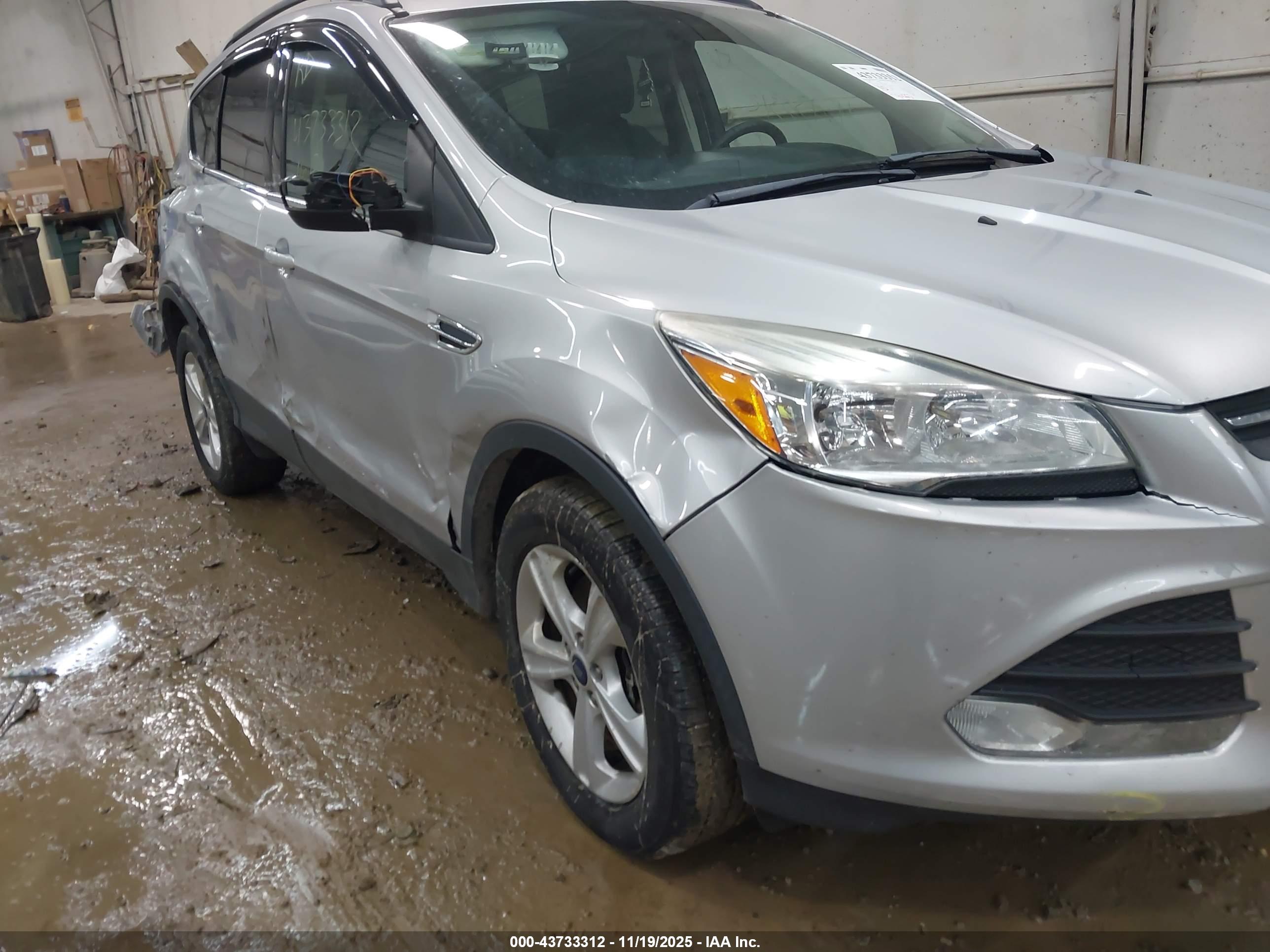 FORD ESCAPE image 6