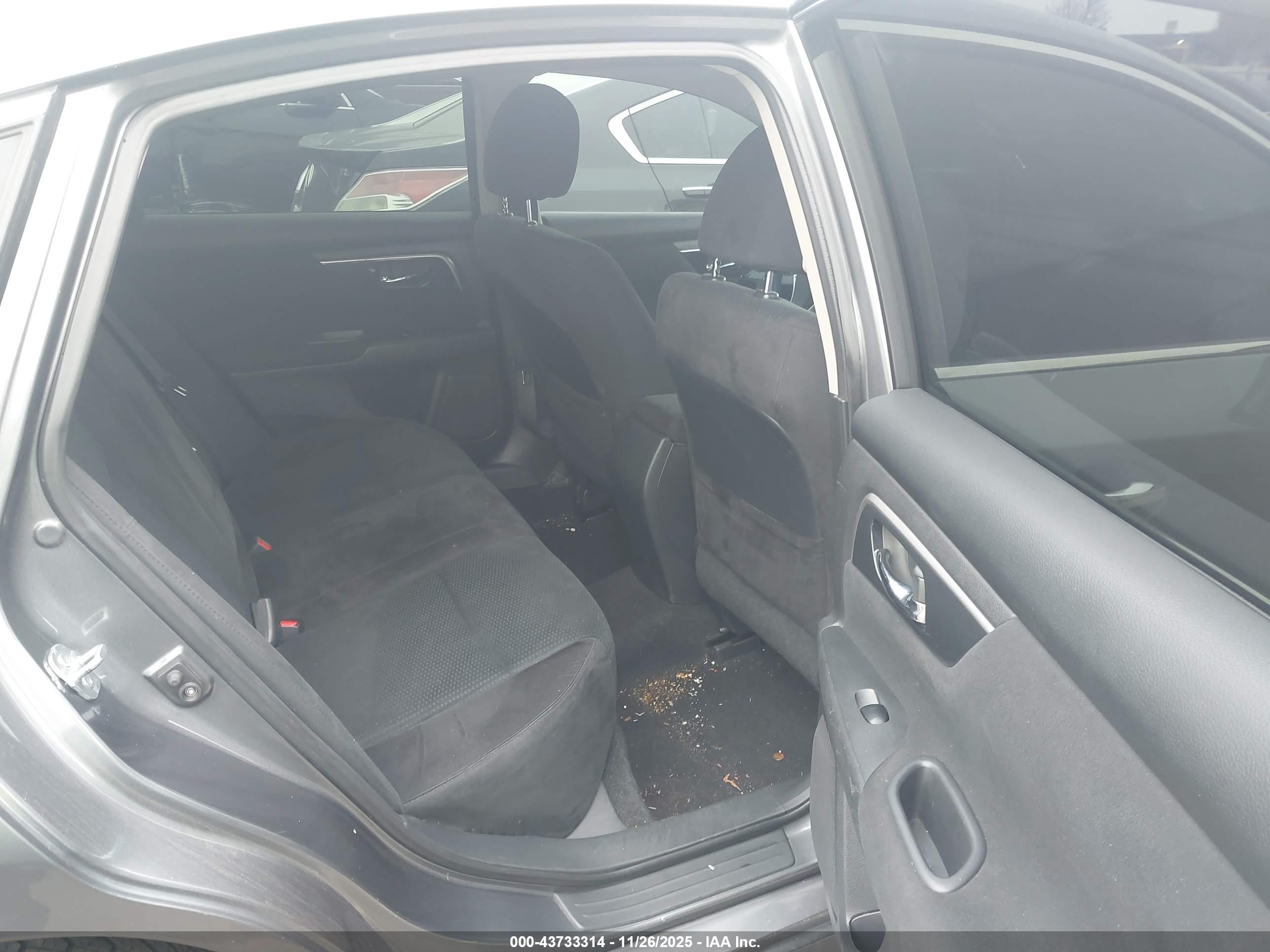 NISSAN ALTIMA image 8