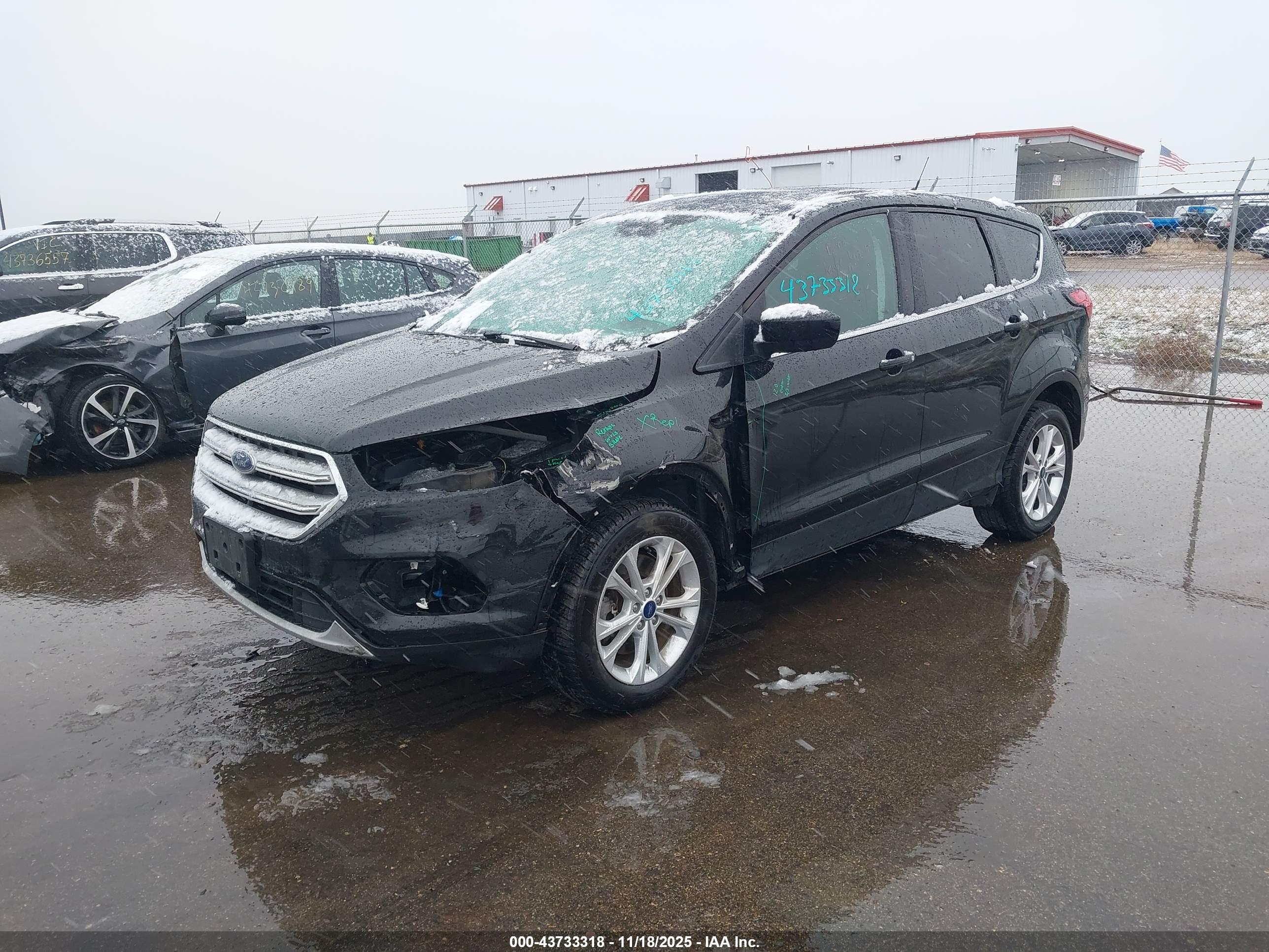 FORD ESCAPE image 2