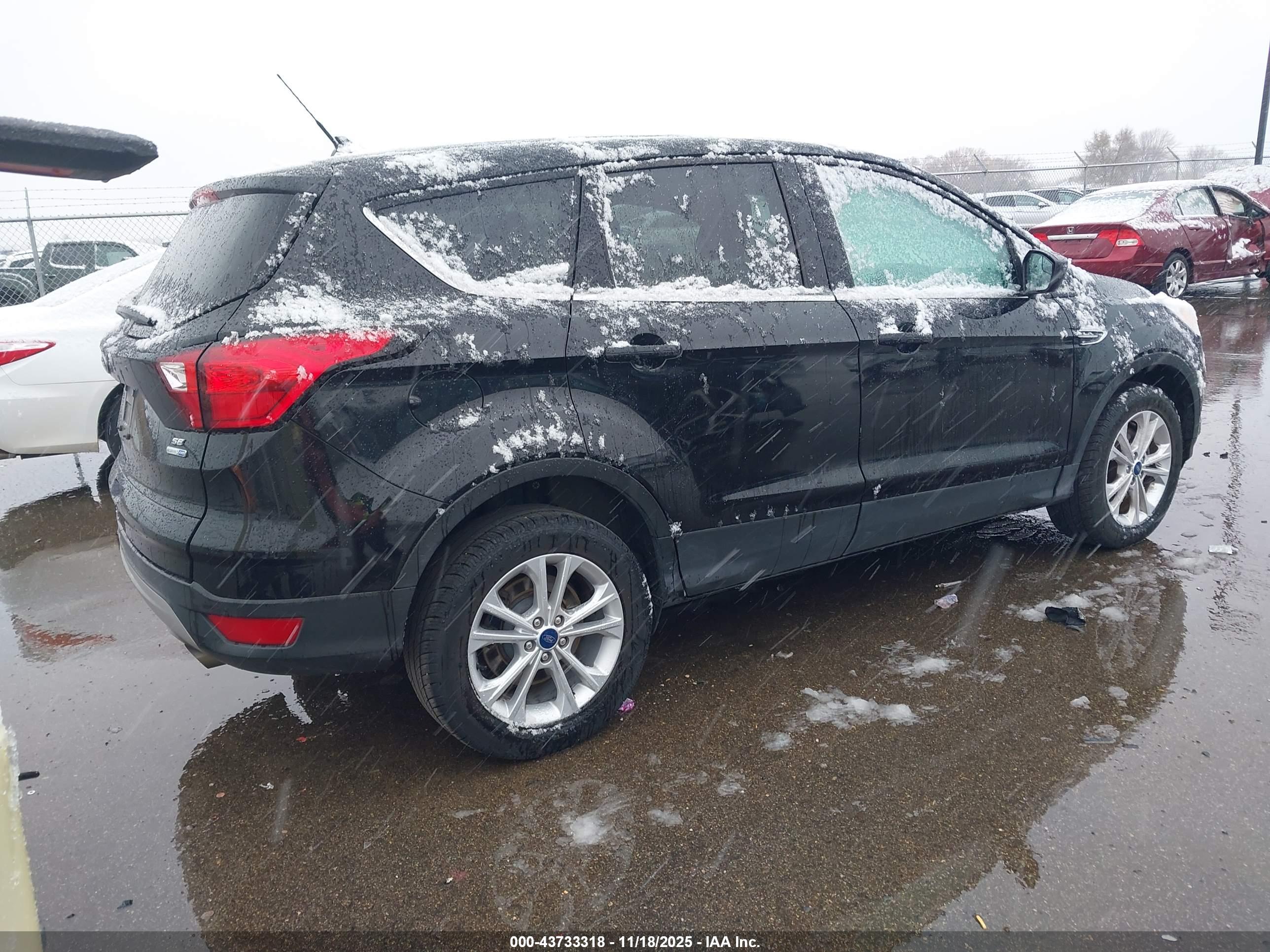 FORD ESCAPE image 4