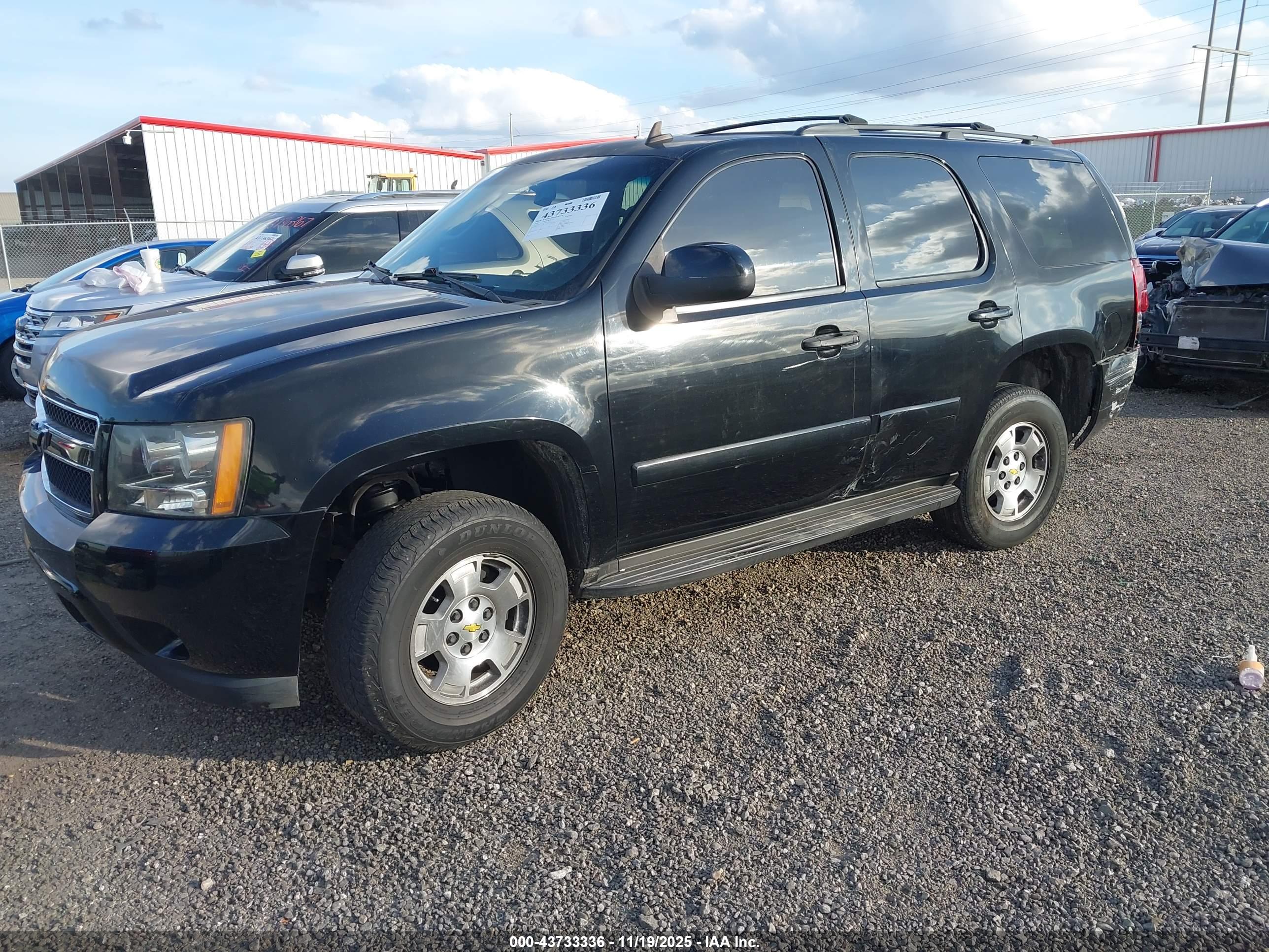 CHEVROLET TAHOE image 2