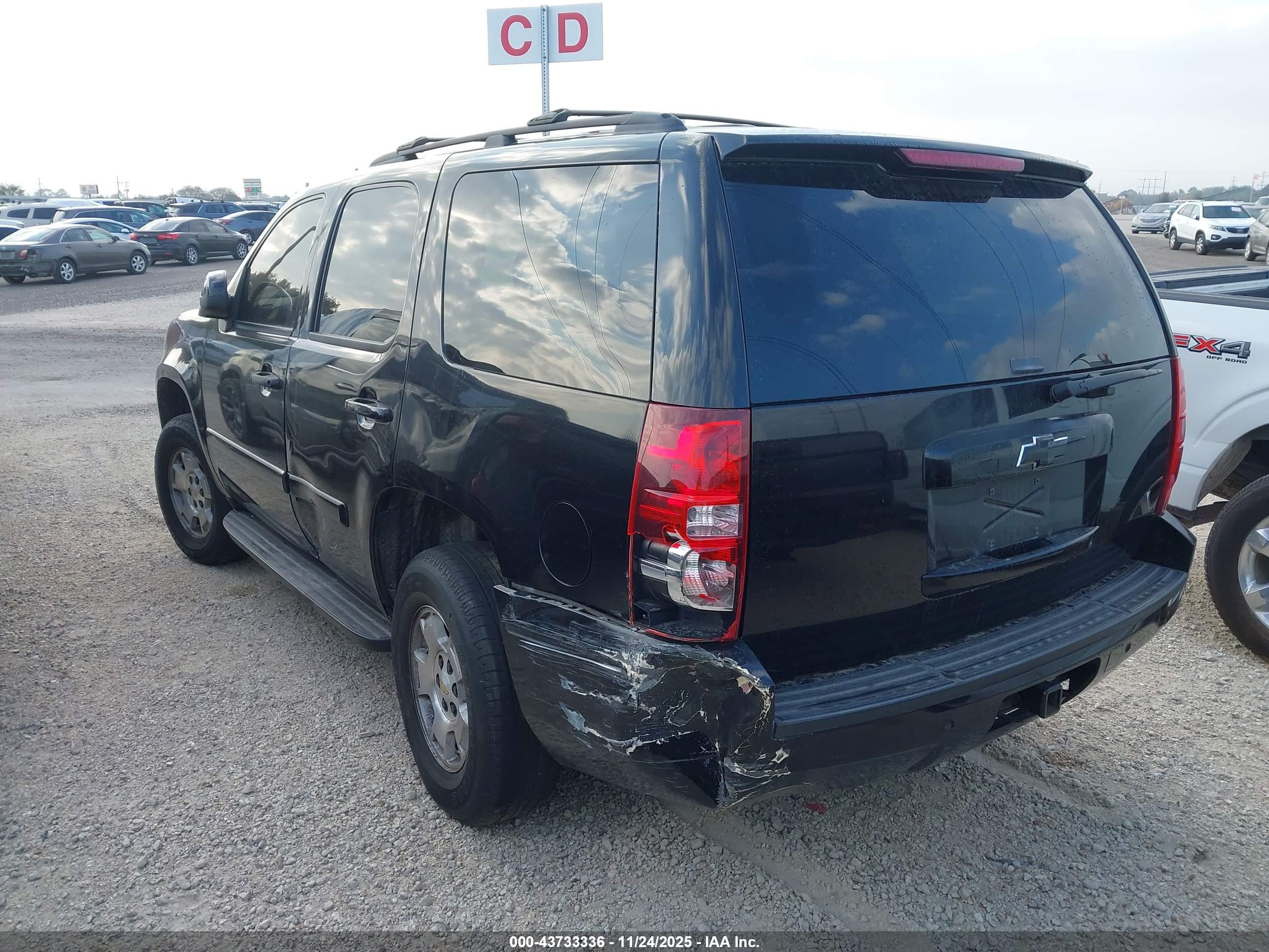 CHEVROLET TAHOE image 3