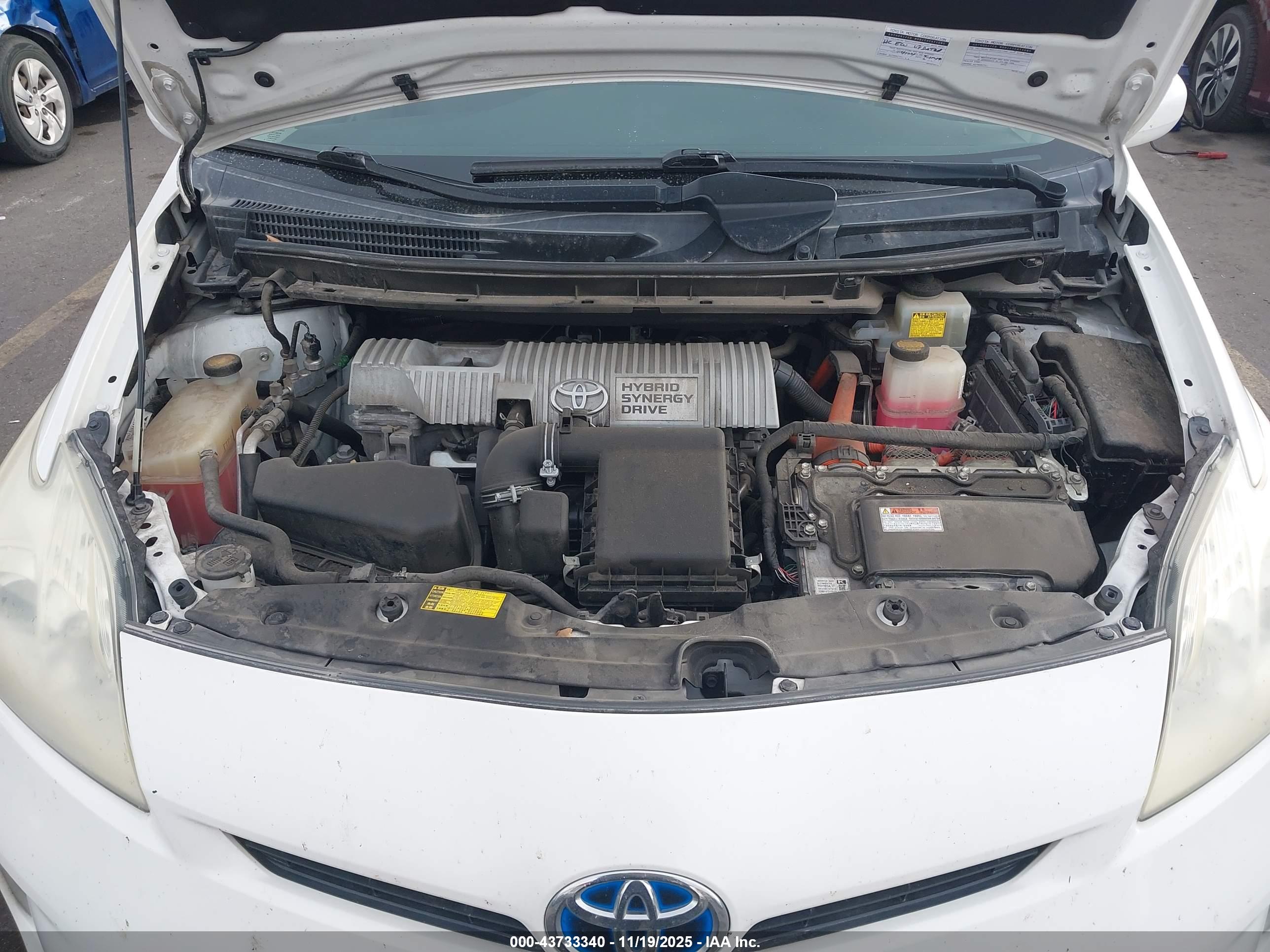TOYOTA PRIUS image 10