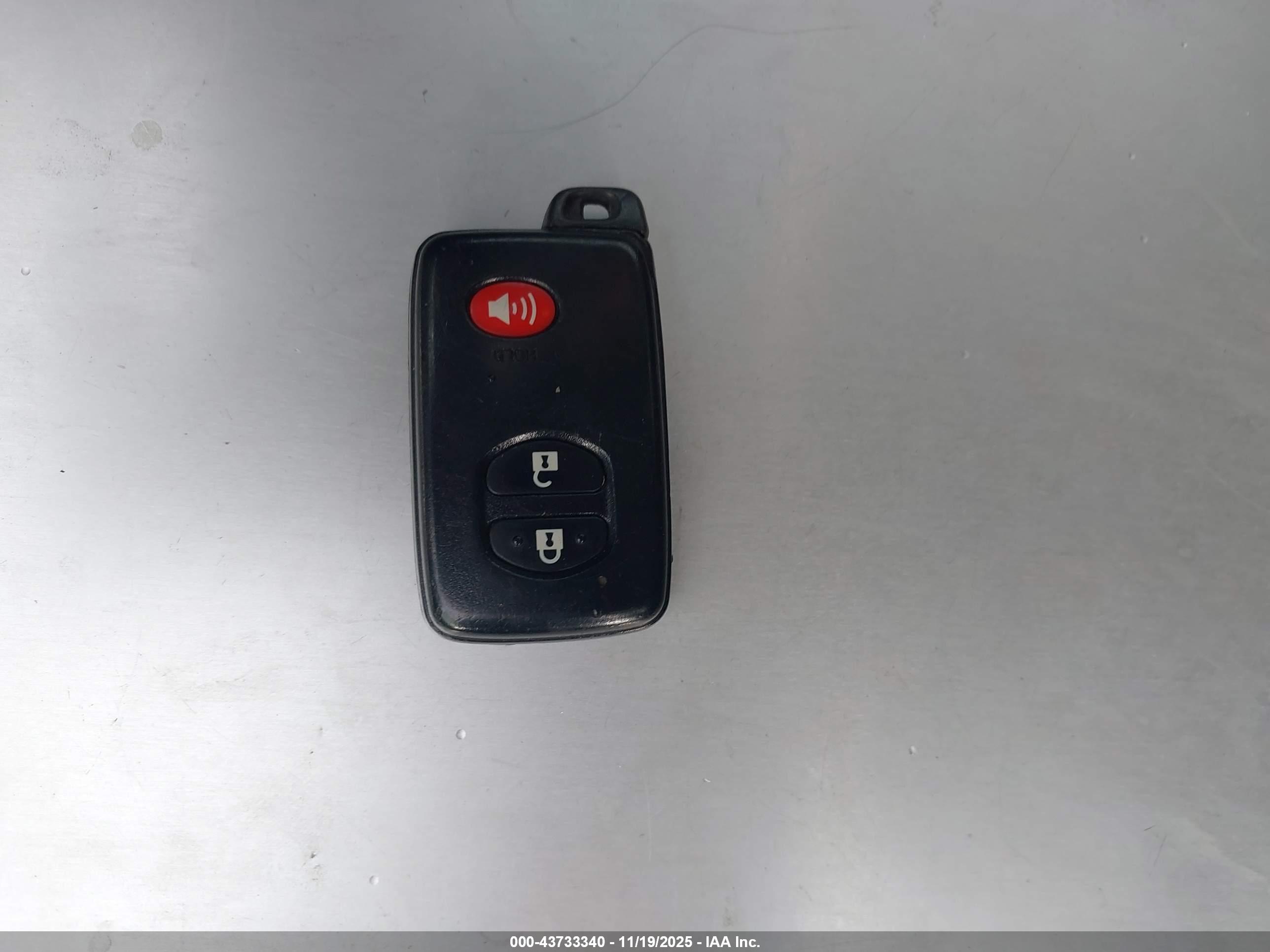 TOYOTA PRIUS image 11