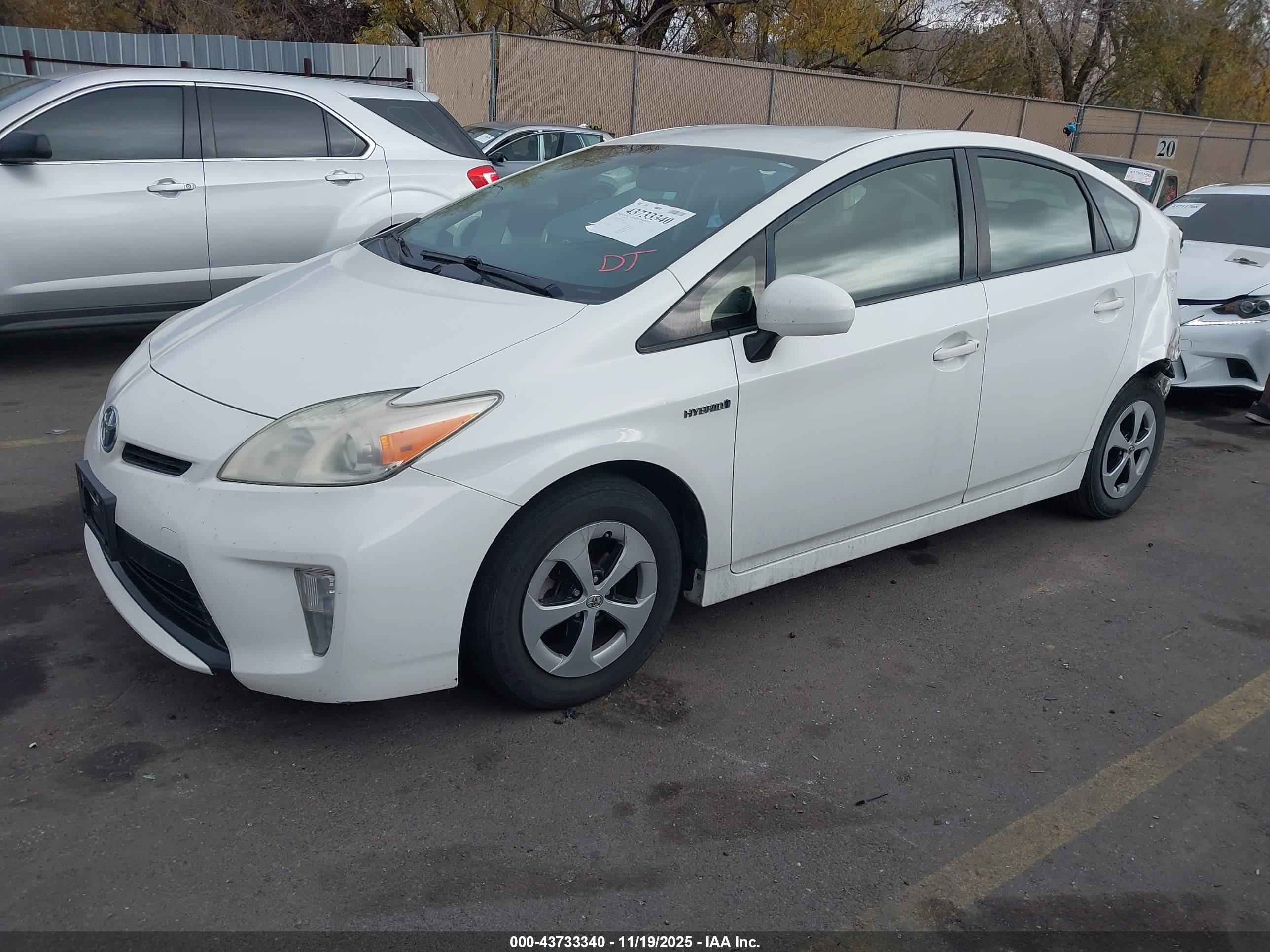 TOYOTA PRIUS image 2