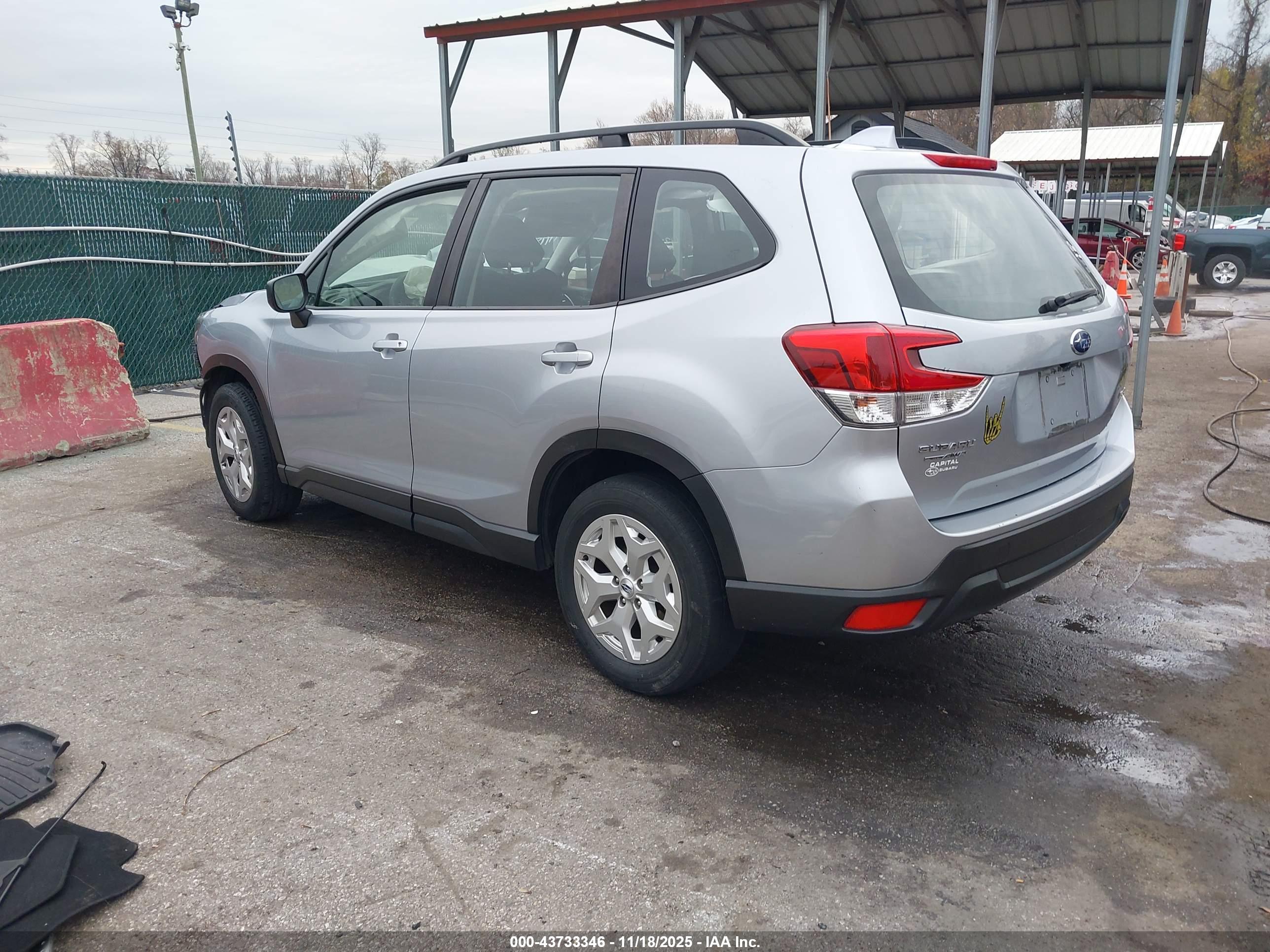 SUBARU FORESTER image 3