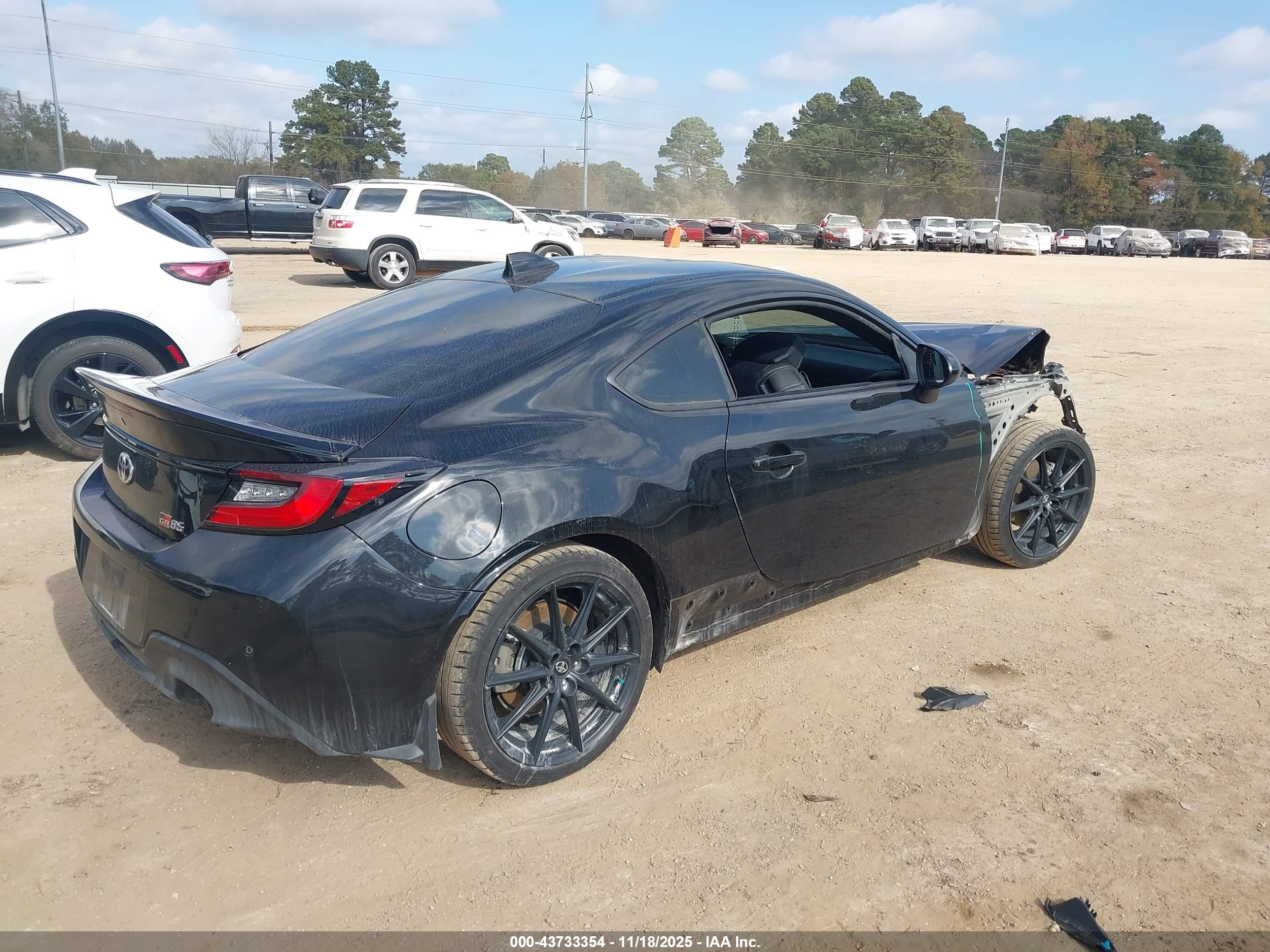 TOYOTA GR86 image 4