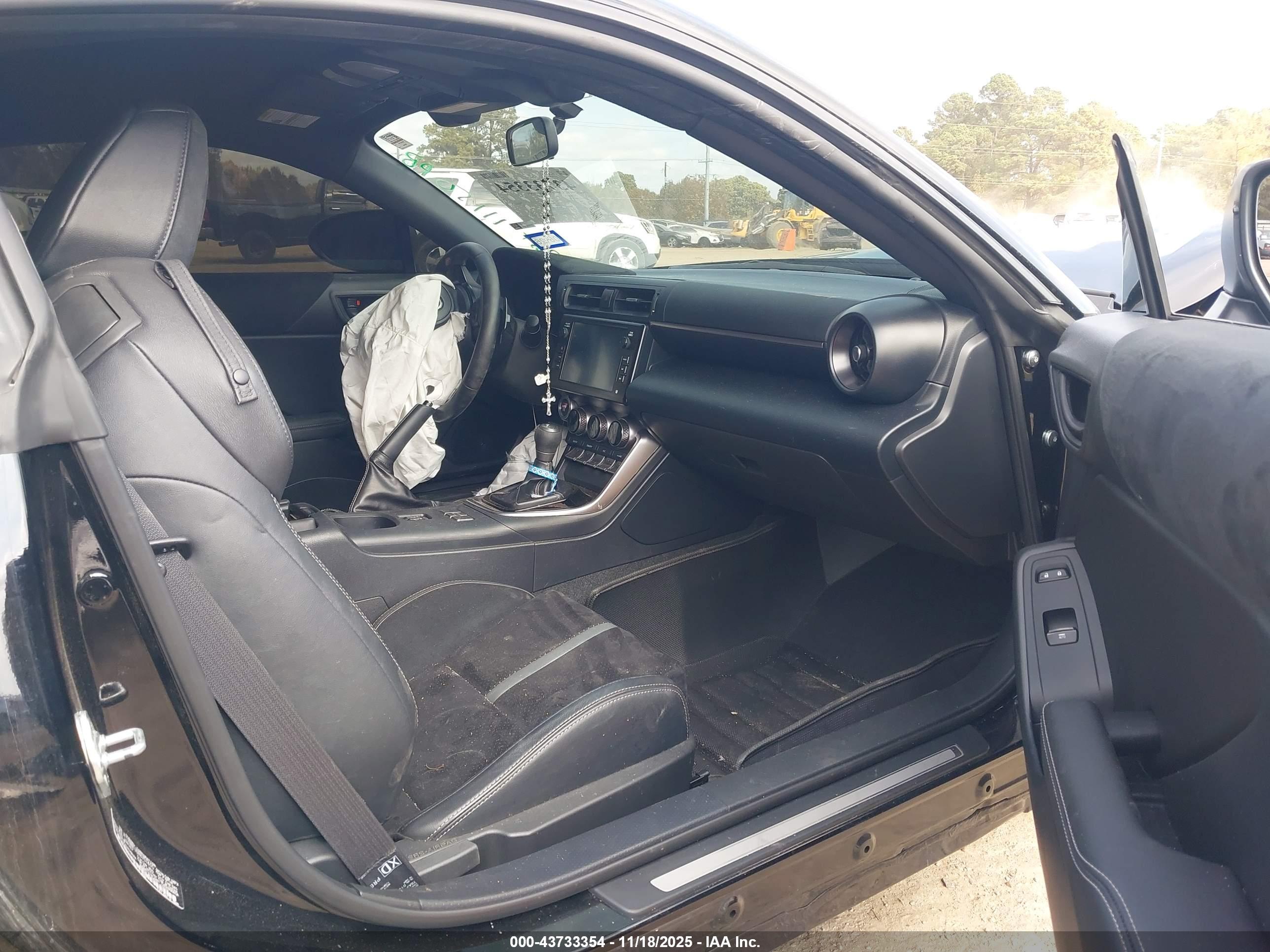 TOYOTA GR86 image 5
