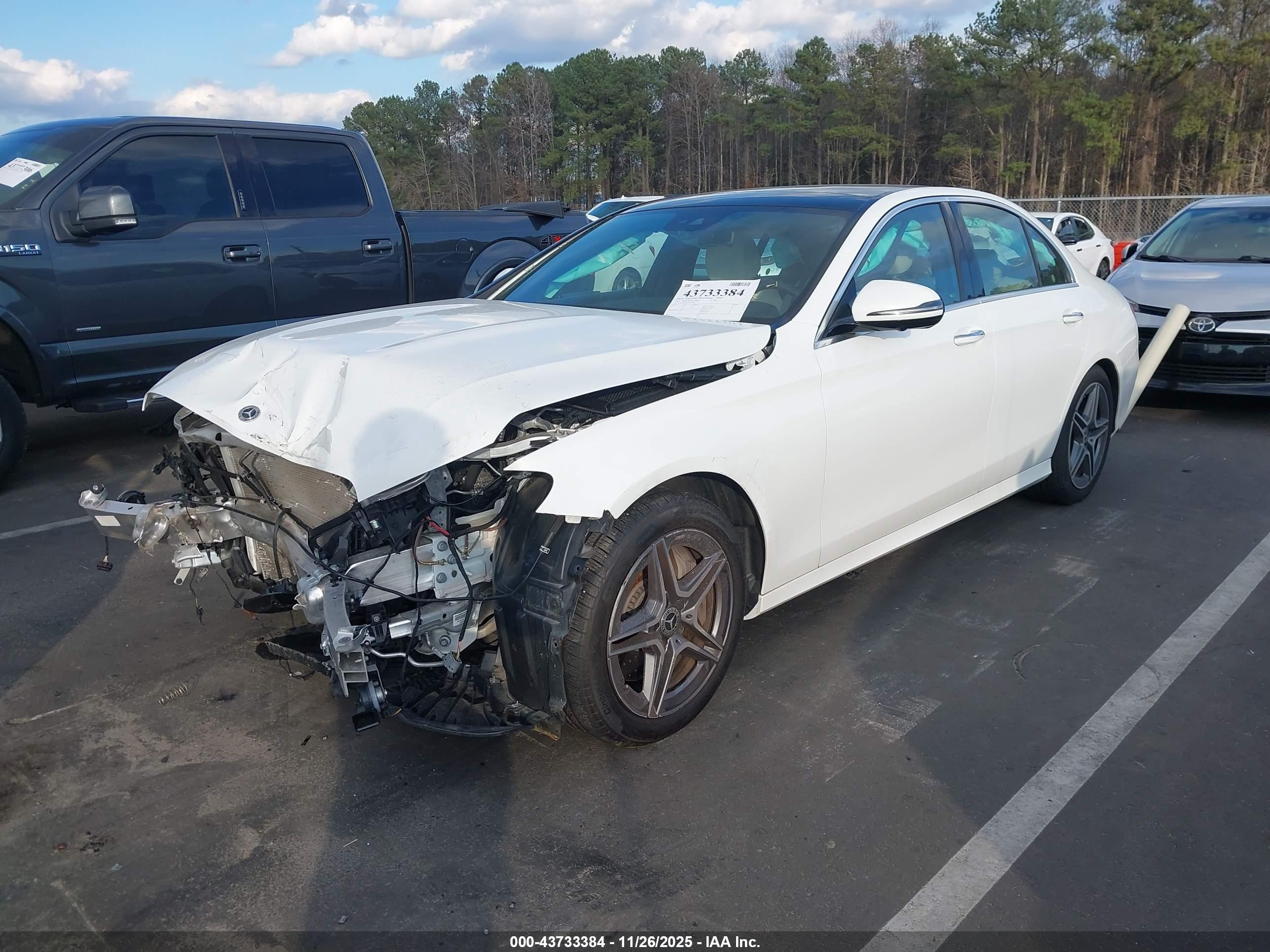 MERCEDES-BENZ E image 2