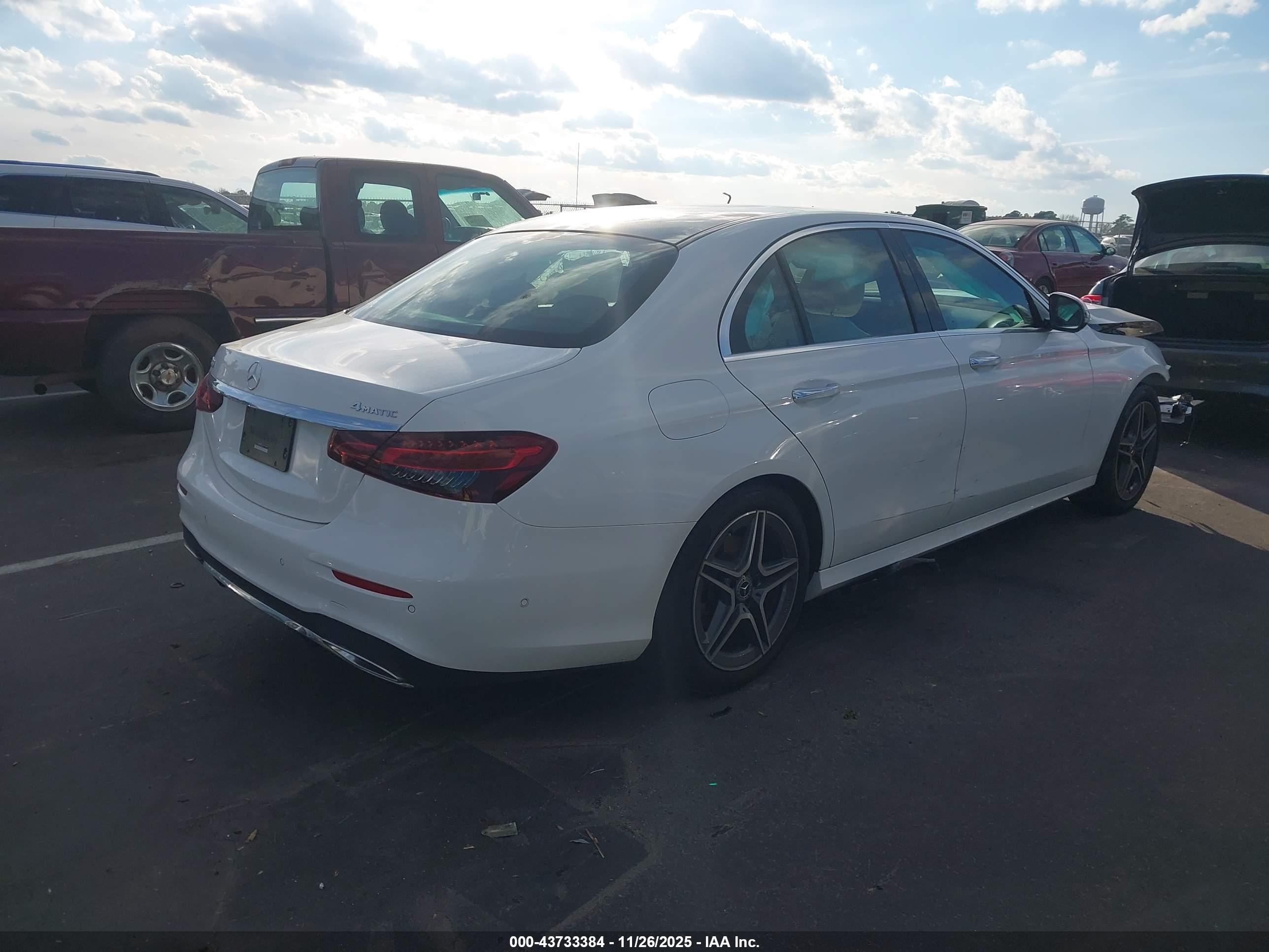 MERCEDES-BENZ E image 4