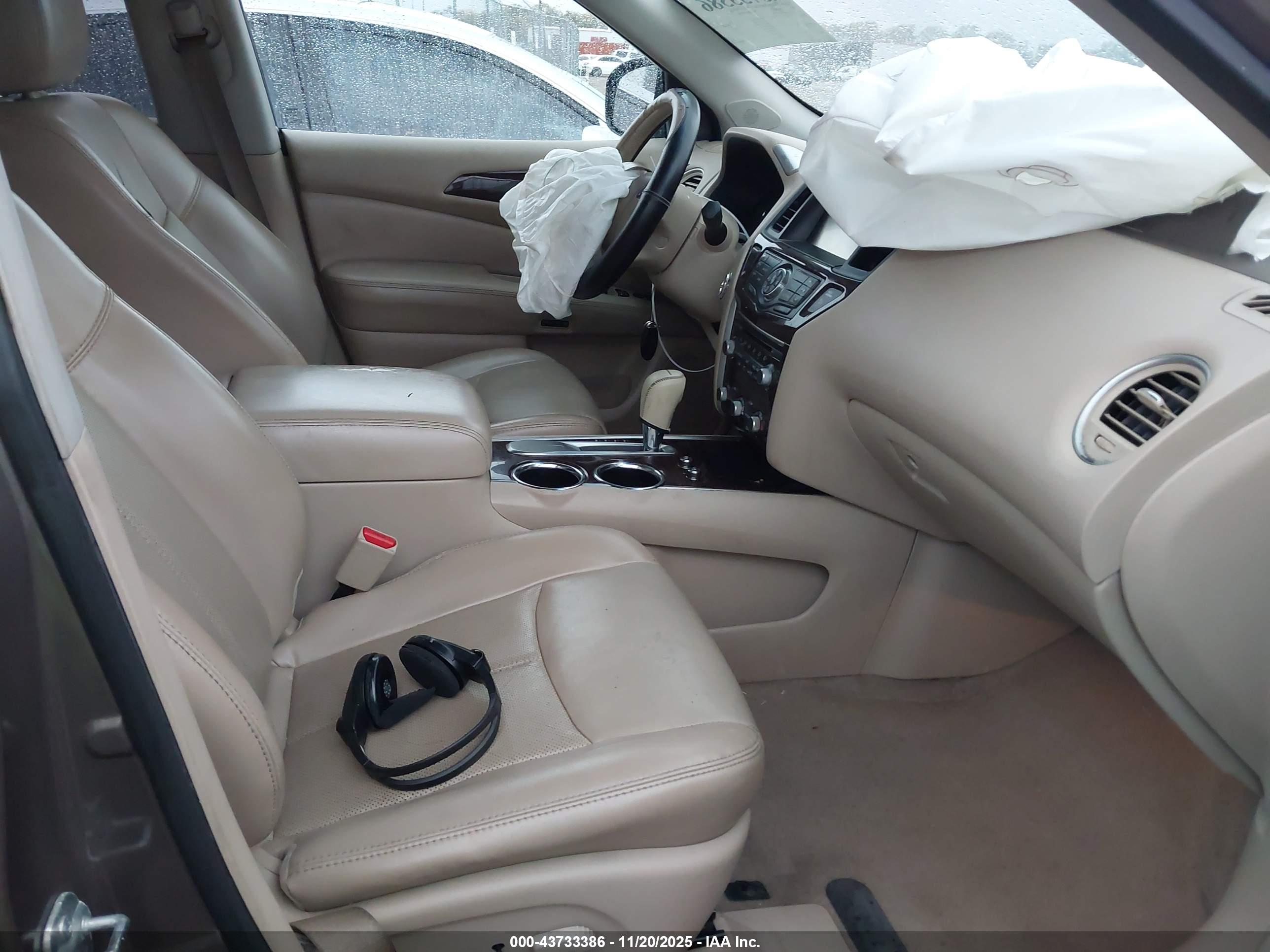 NISSAN PATHFINDER image 5
