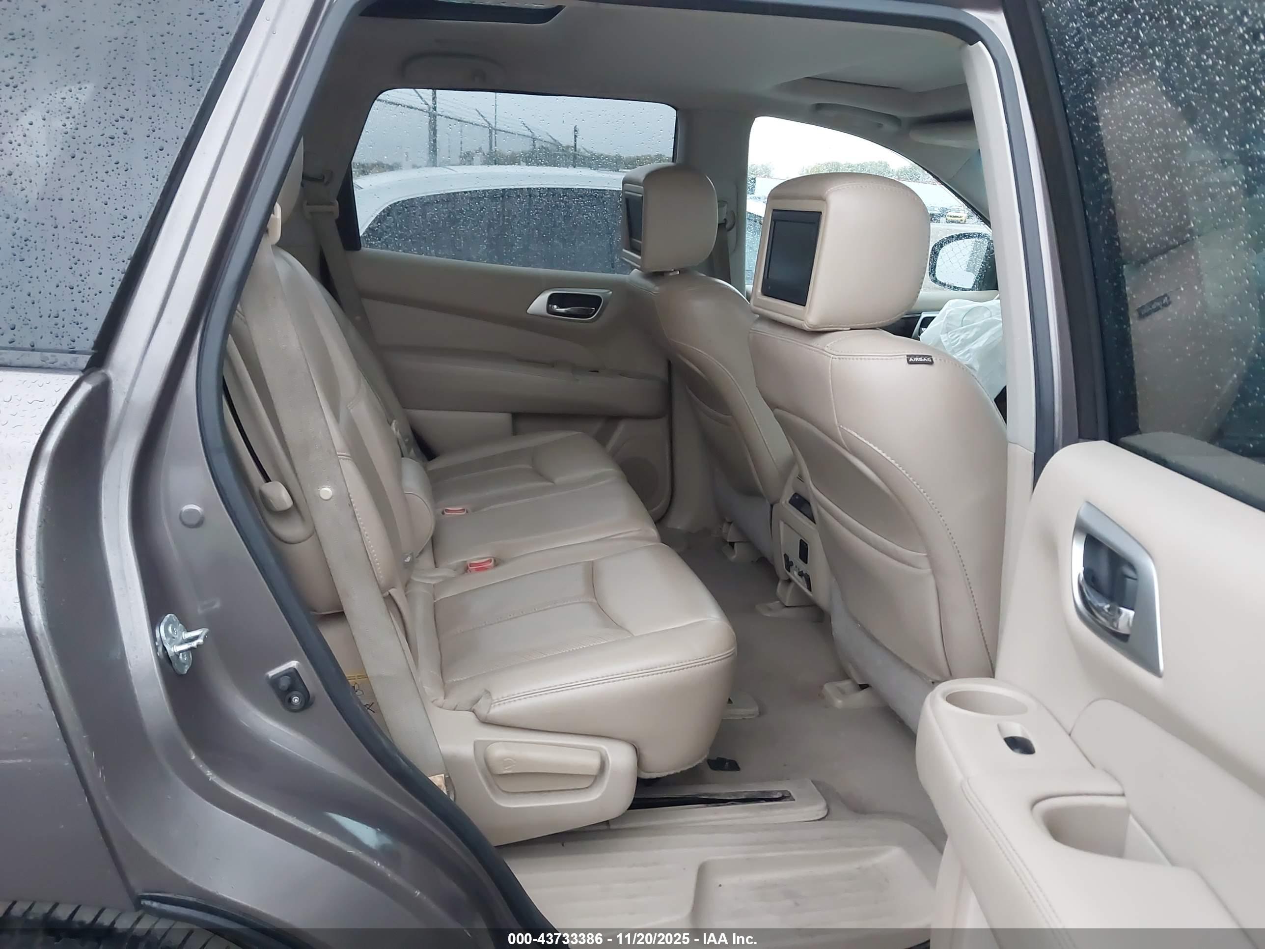 NISSAN PATHFINDER image 8