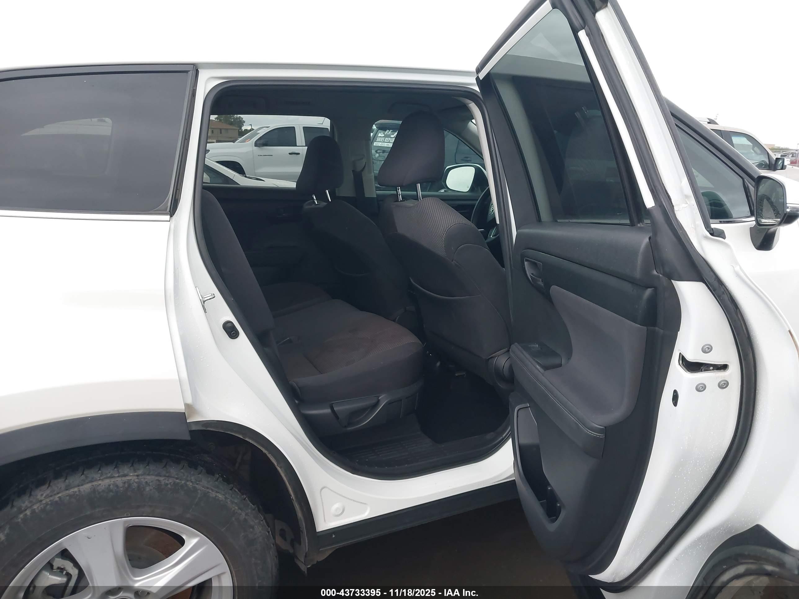 TOYOTA HIGHLANDER image 8