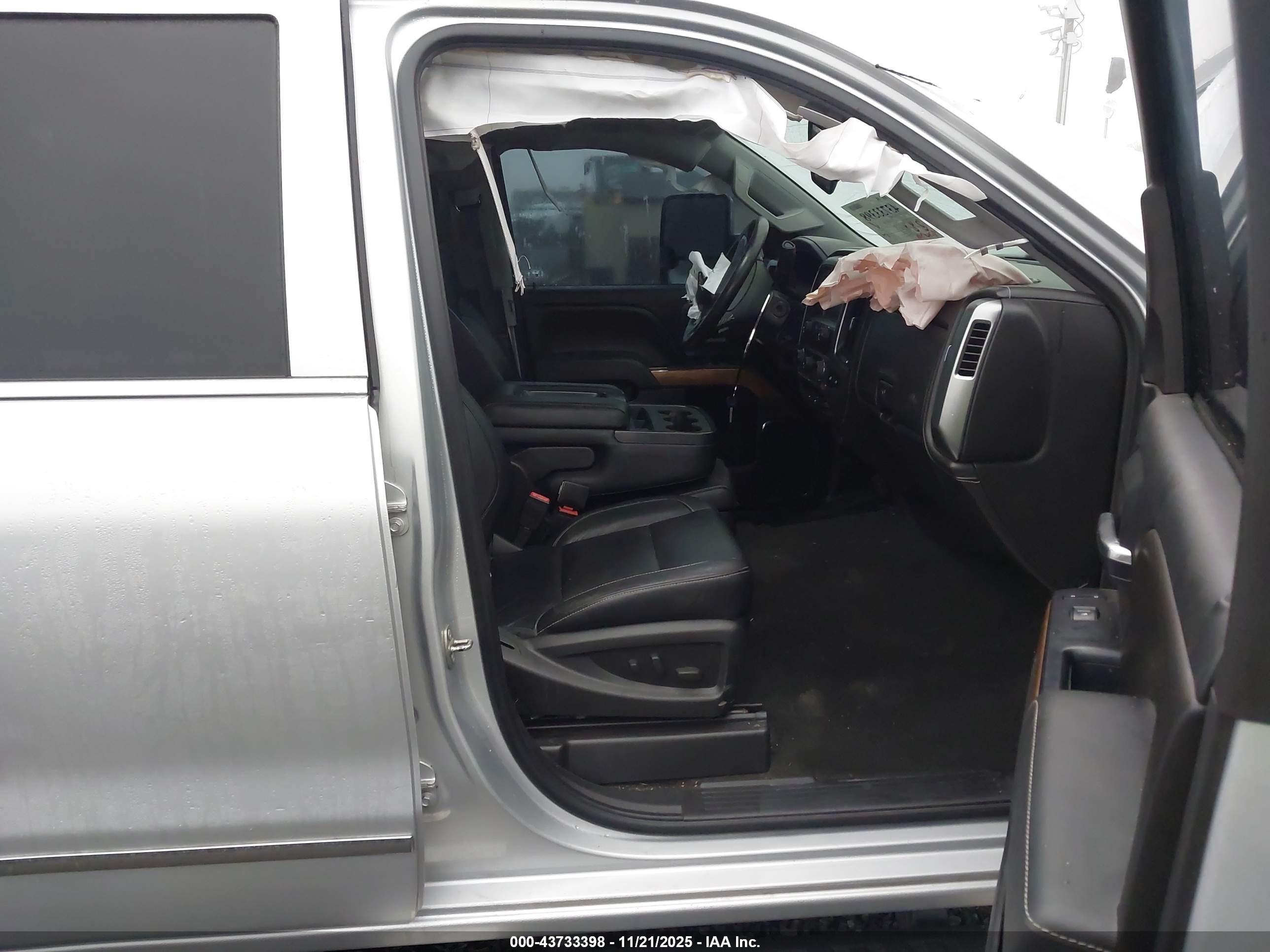 CHEVROLET SILVERADO image 5