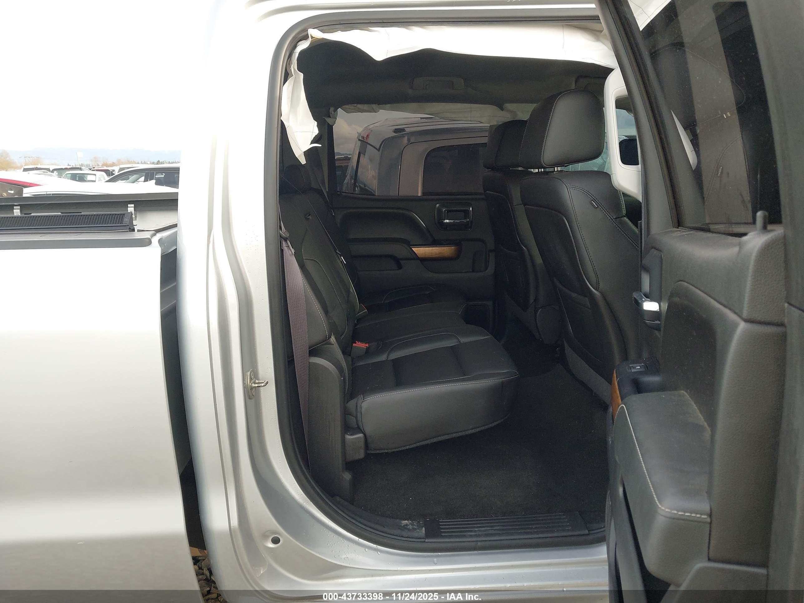 CHEVROLET SILVERADO image 8