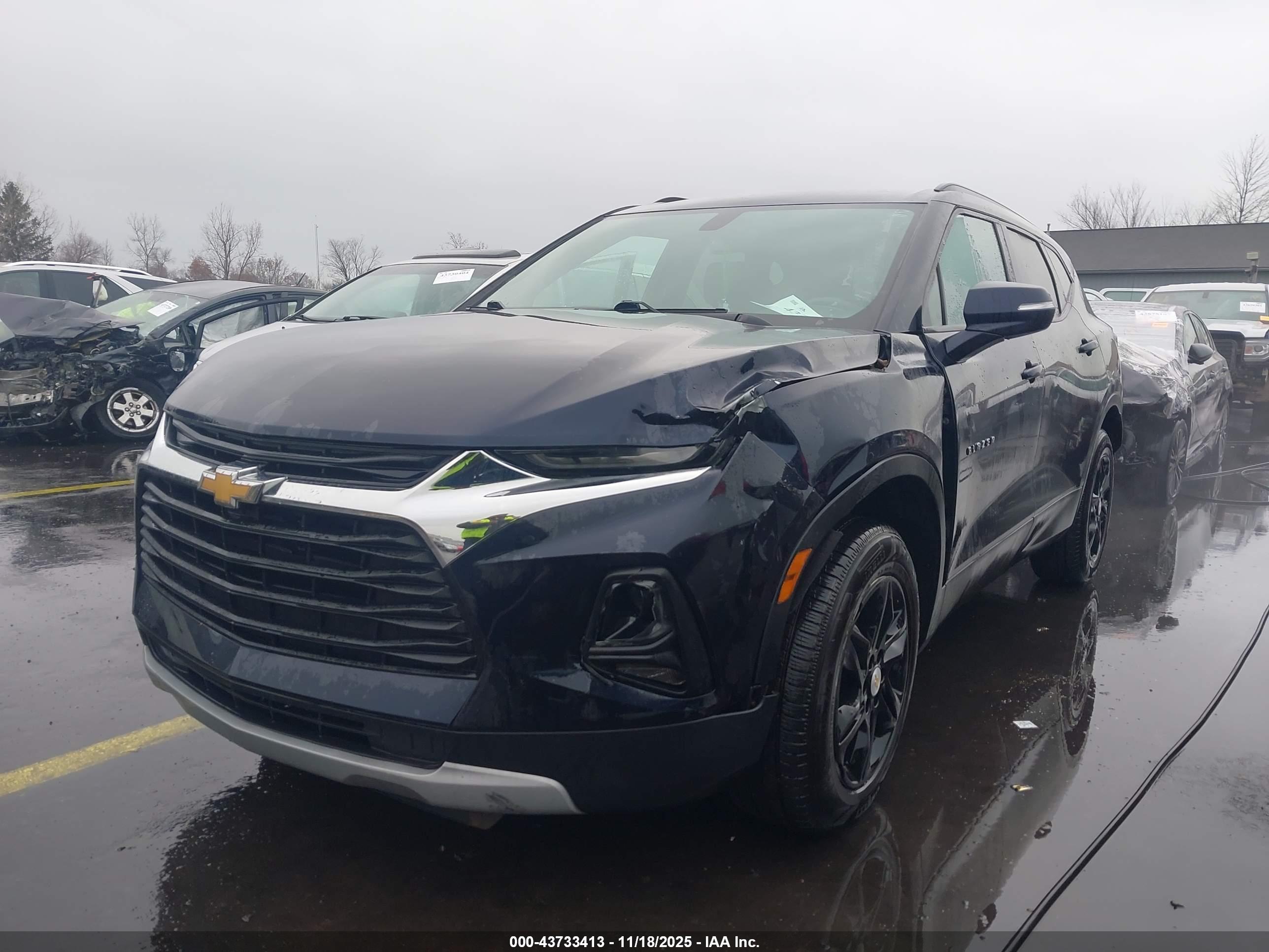 CHEVROLET BLAZER image 2