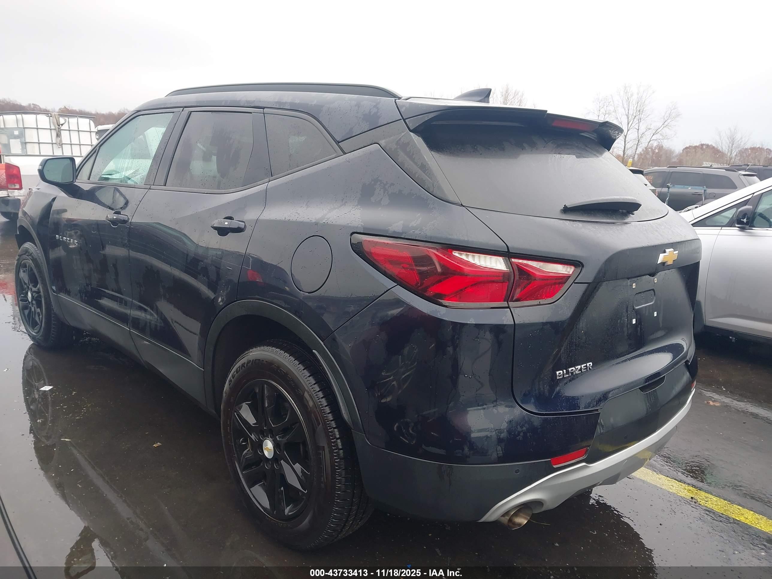 CHEVROLET BLAZER image 3