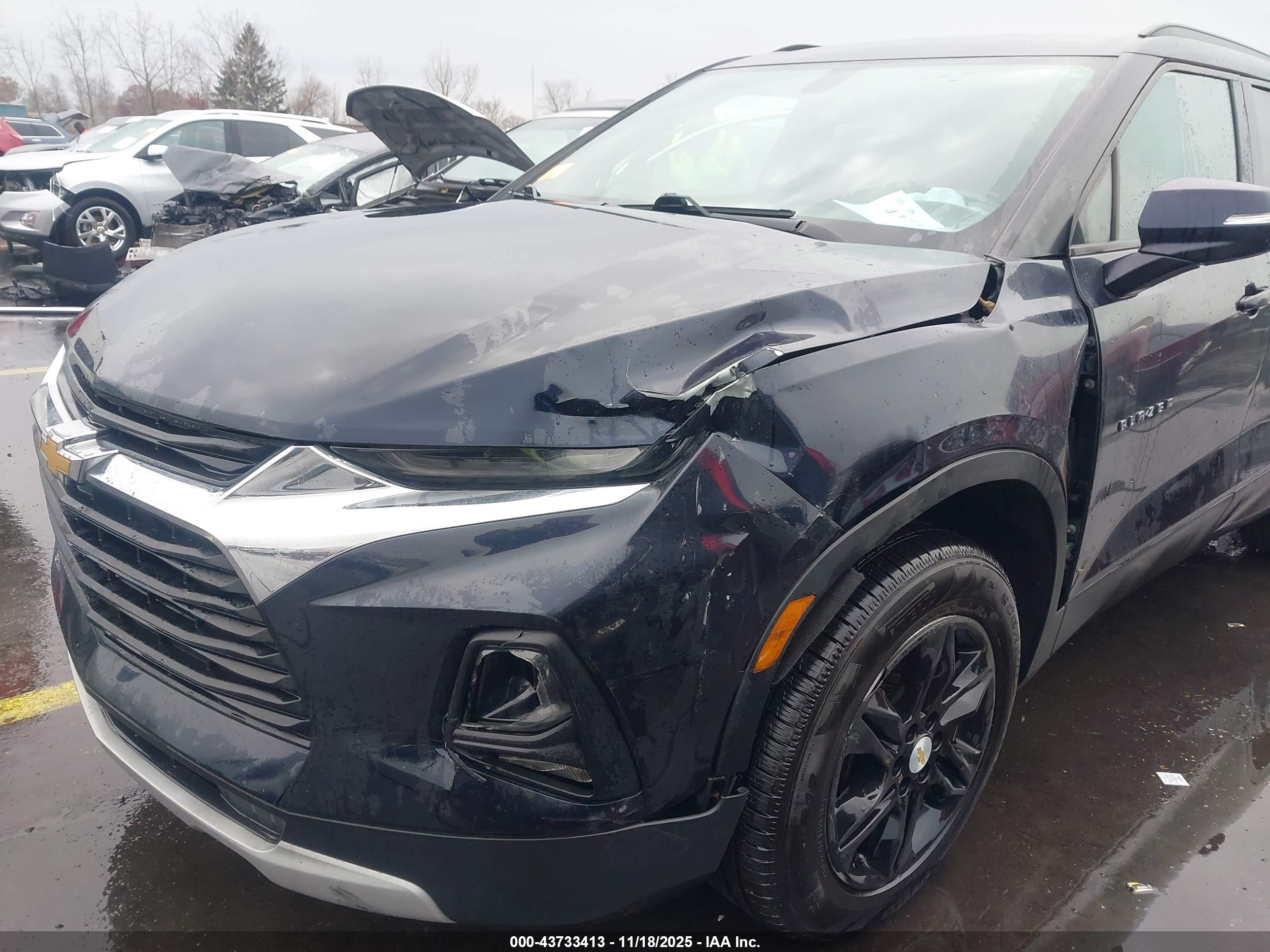 CHEVROLET BLAZER image 6