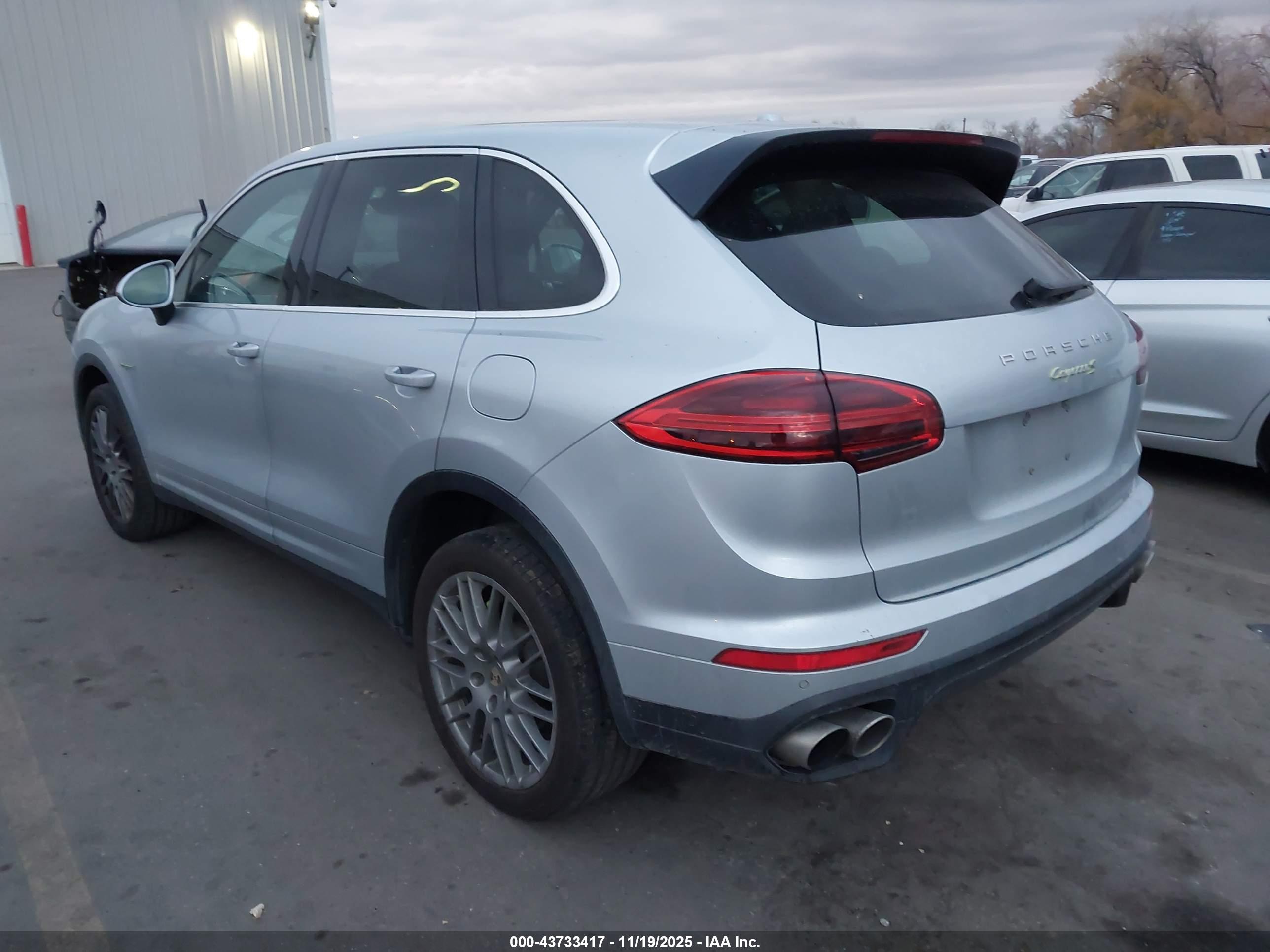 PORSCHE CAYENNE image 3