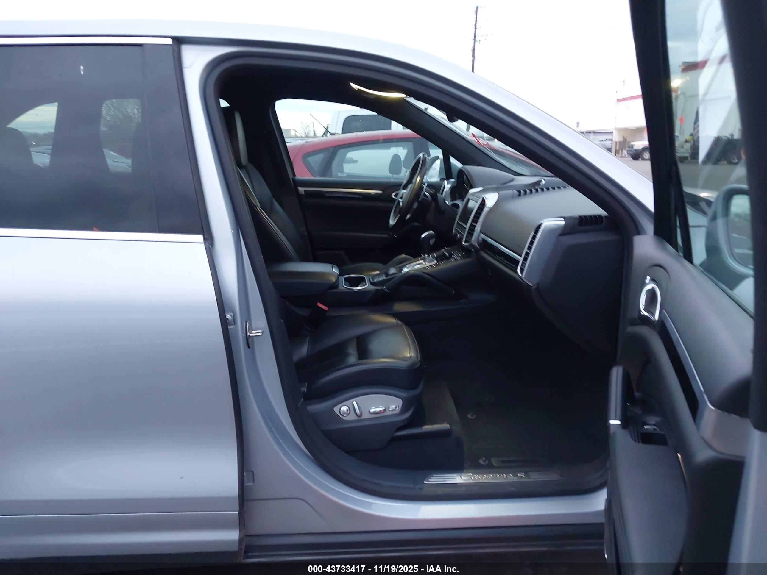 PORSCHE CAYENNE image 5