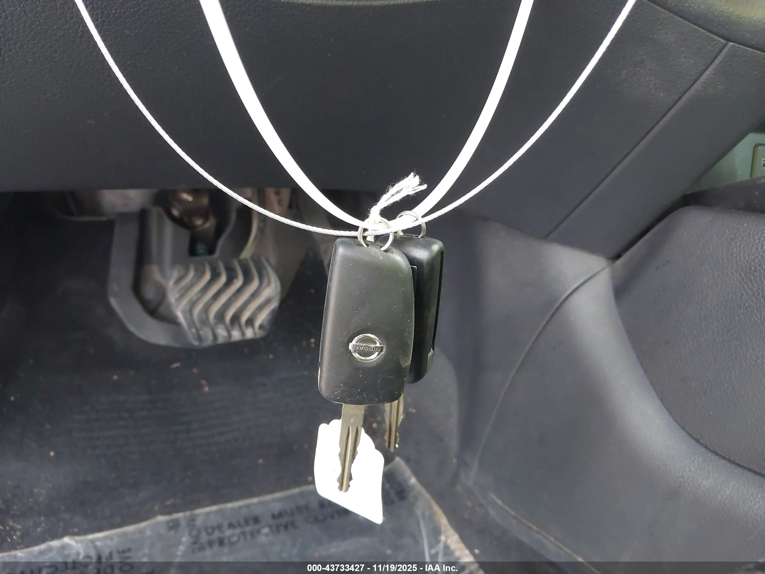 NISSAN ROGUE image 11