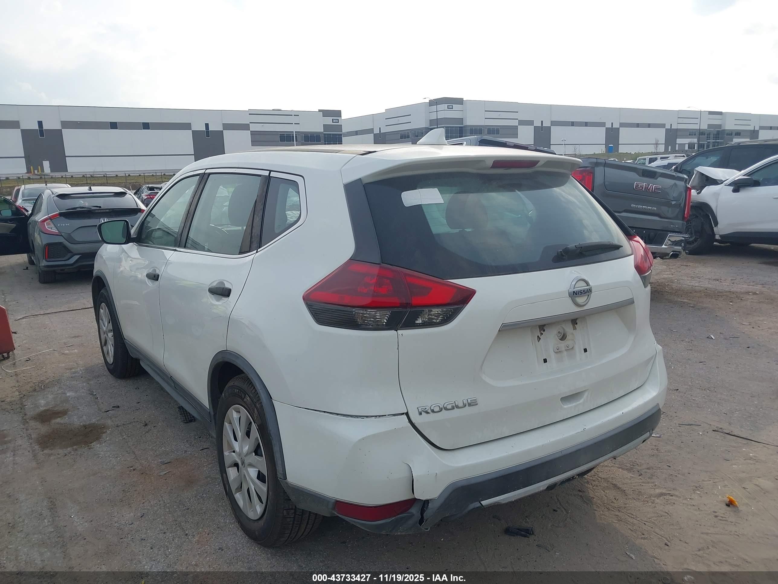 NISSAN ROGUE image 3