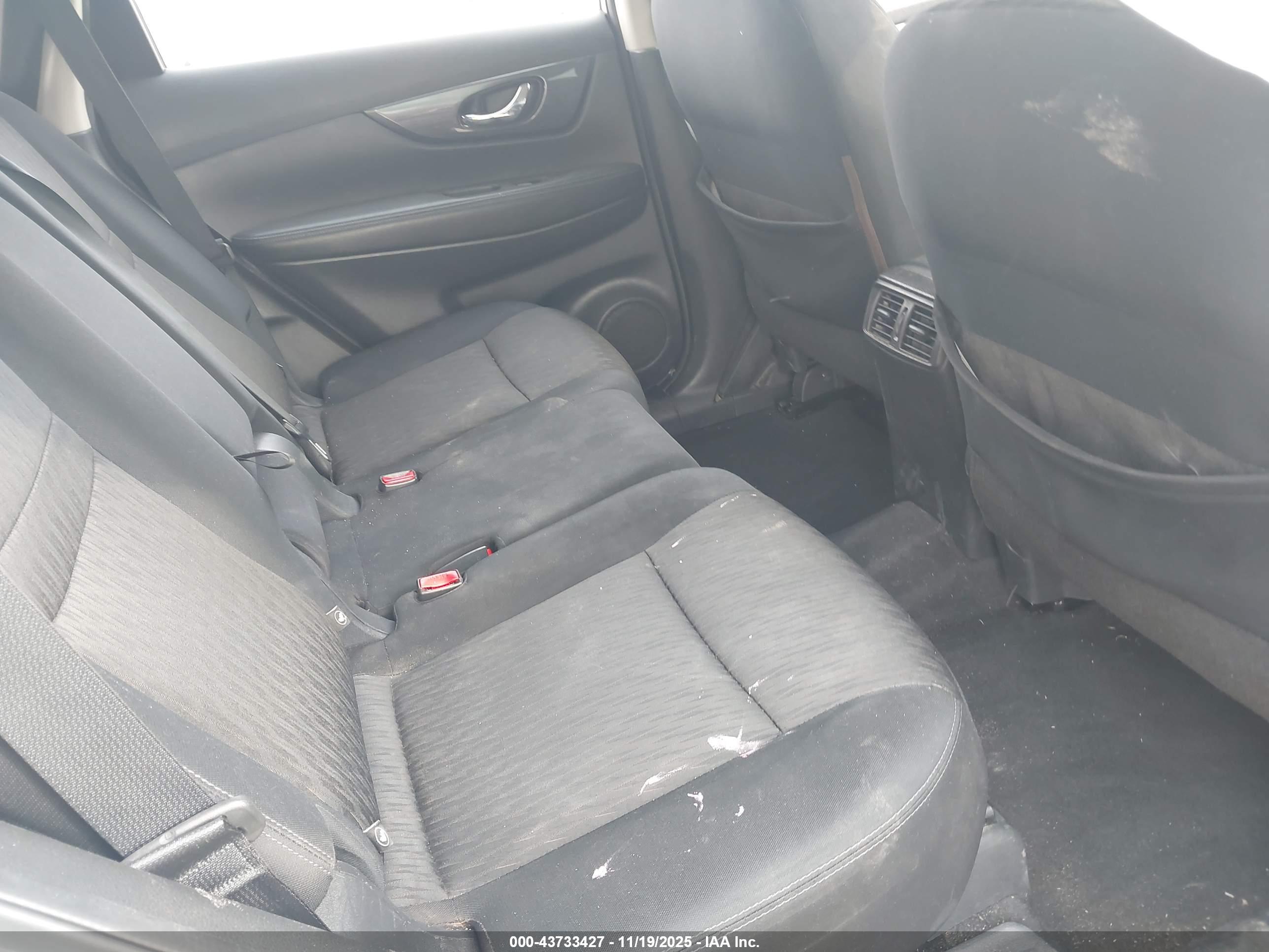 NISSAN ROGUE image 8