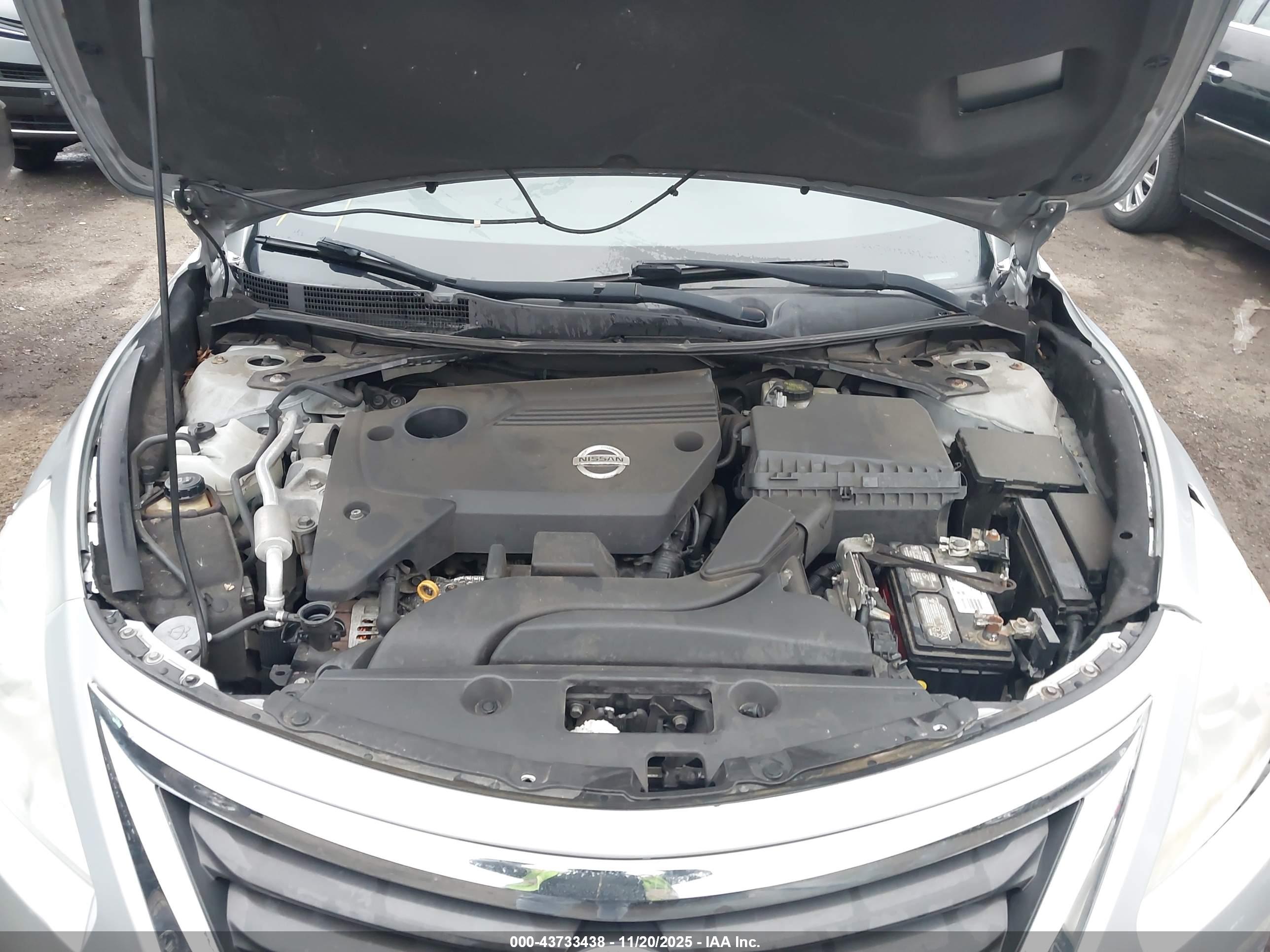 NISSAN ALTIMA image 10