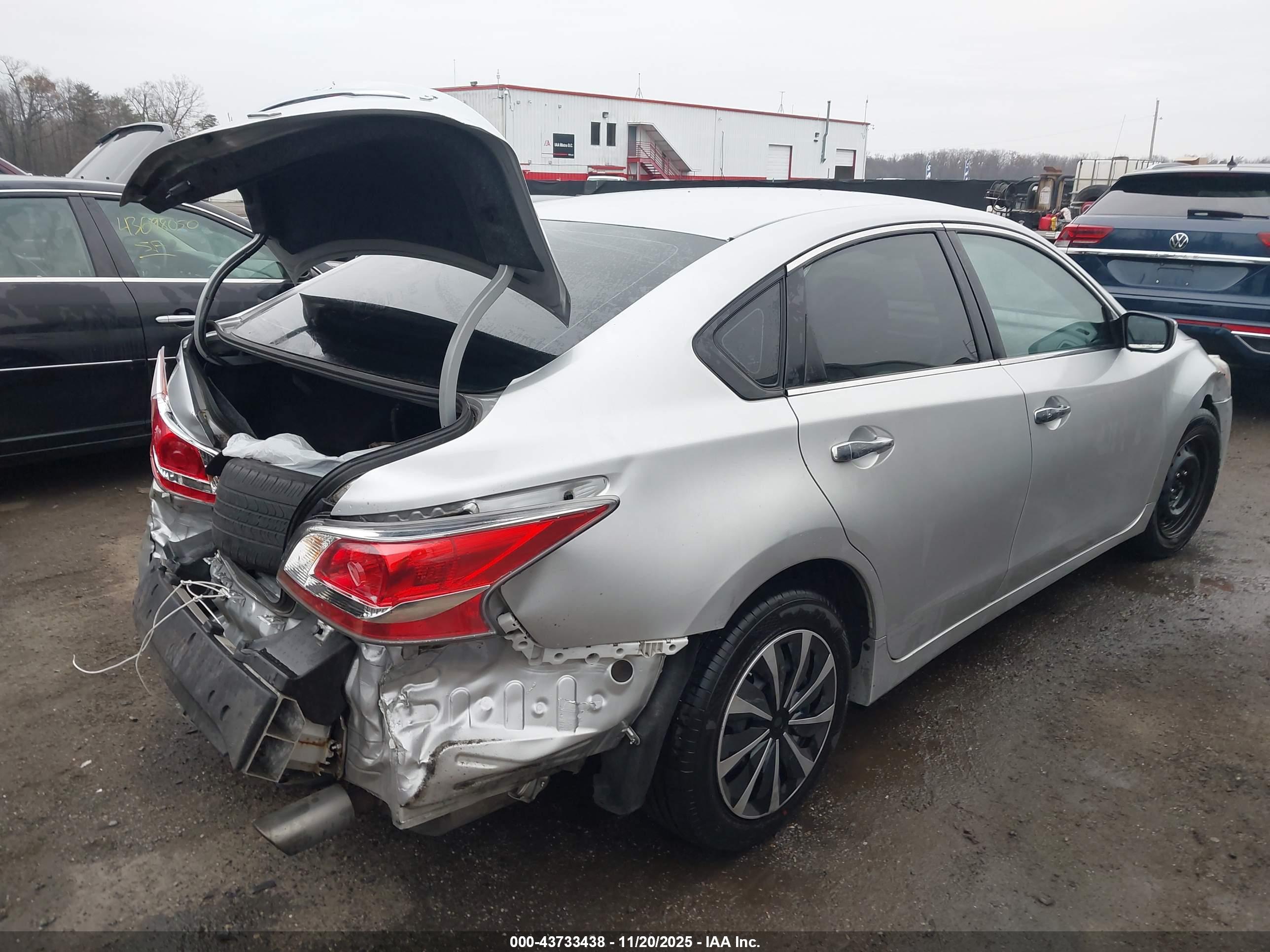 NISSAN ALTIMA image 4